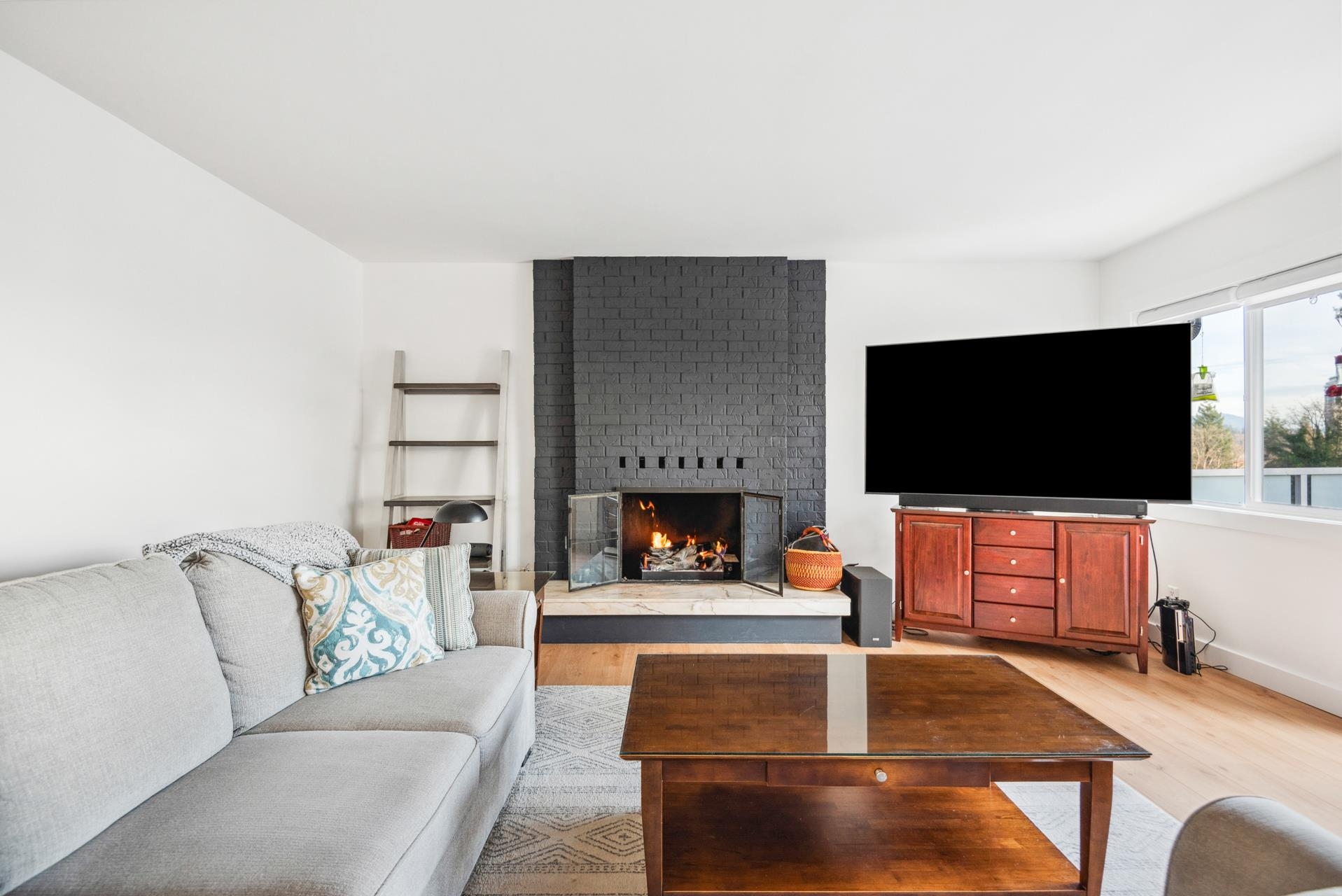 Listing image of 1162 SHAVINGTON STREET