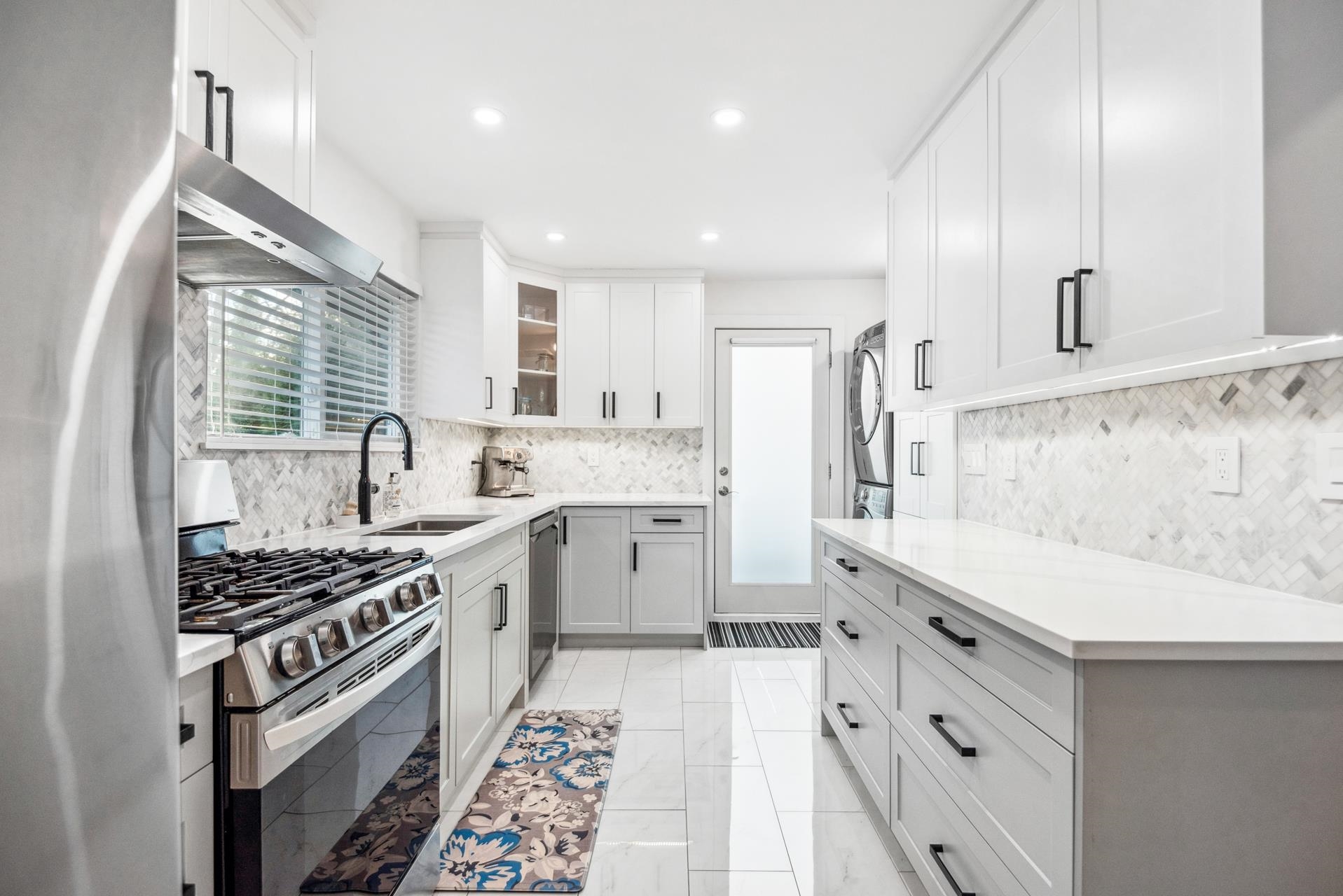 Listing image of 1162 SHAVINGTON STREET