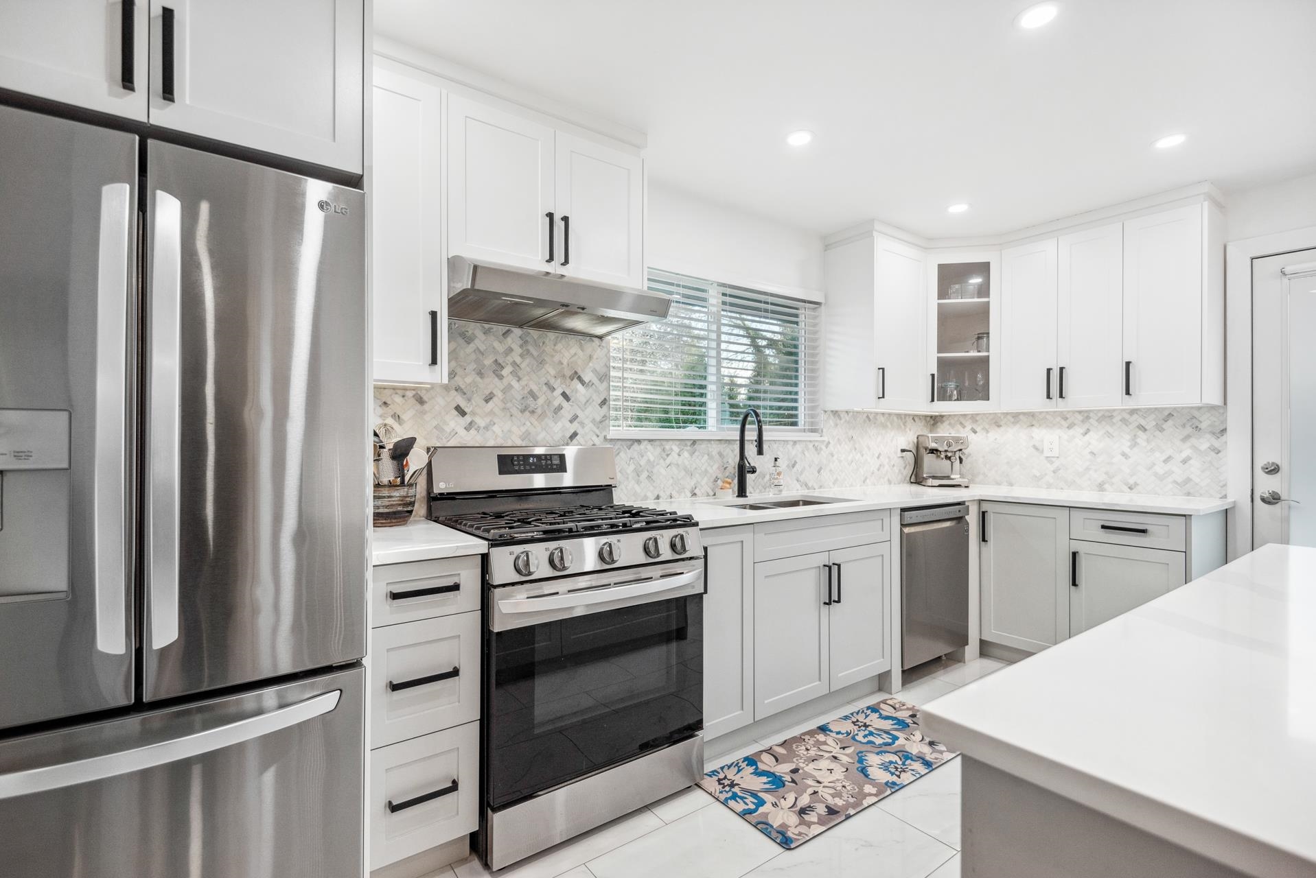 Listing image of 1162 SHAVINGTON STREET