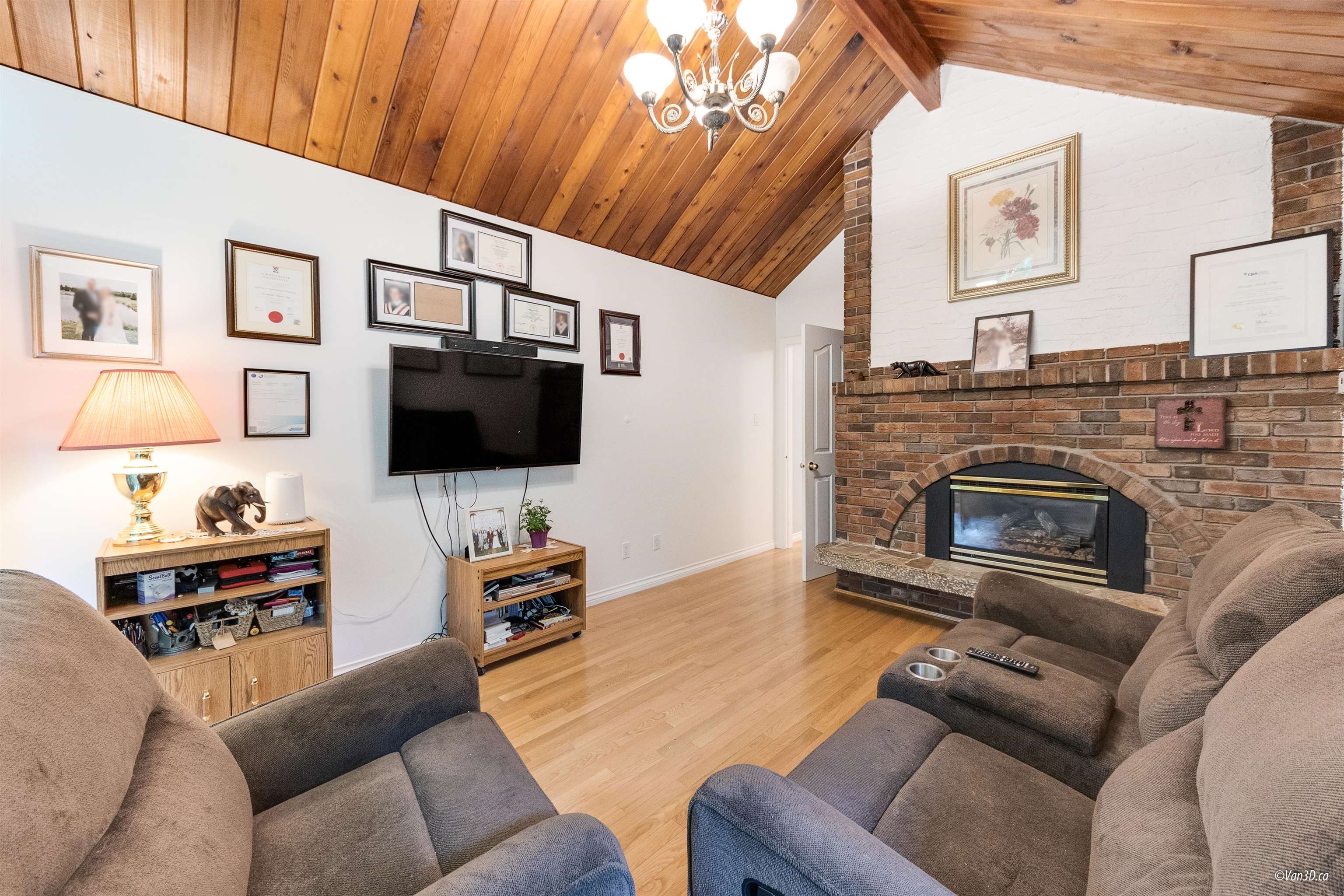 Listing image of 4540 MOUNTAIN HIGHWAY
