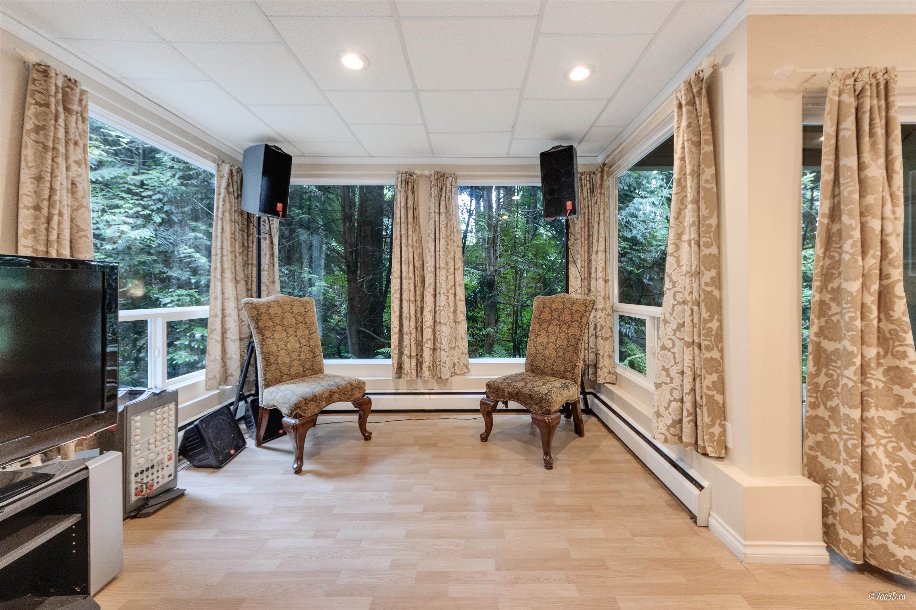 Listing image of 4540 MOUNTAIN HIGHWAY