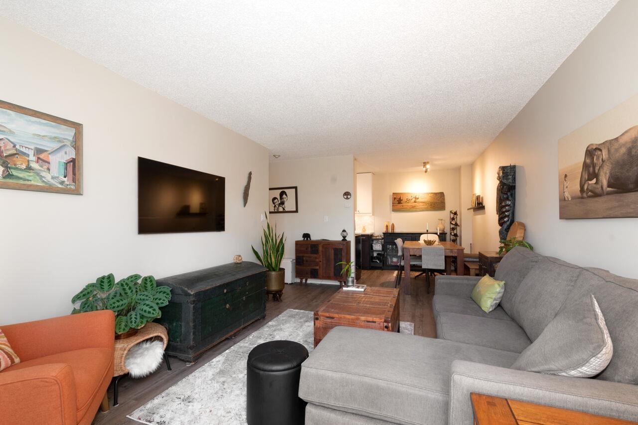 Listing image of 305 1550 CHESTERFIELD AVENUE