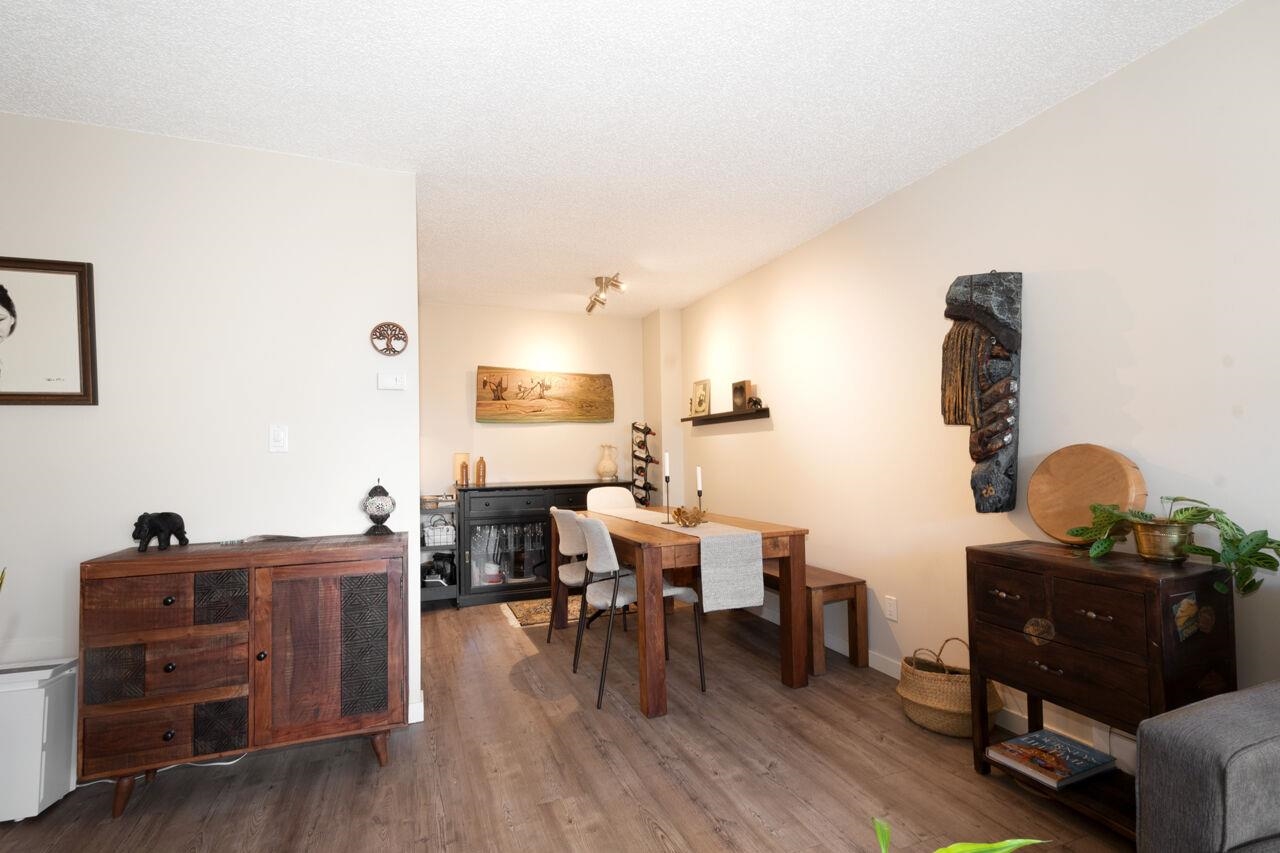 Listing image of 305 1550 CHESTERFIELD AVENUE