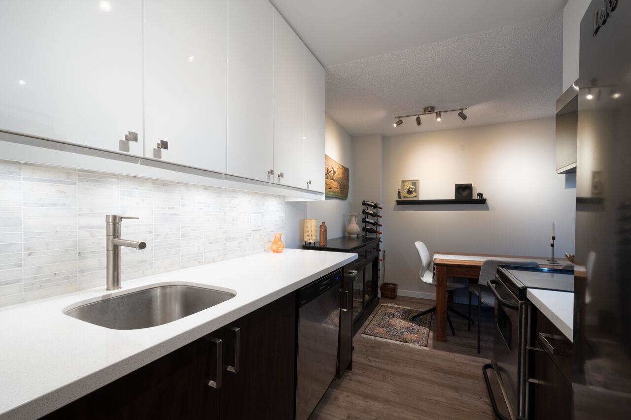 Listing image of 305 1550 CHESTERFIELD AVENUE