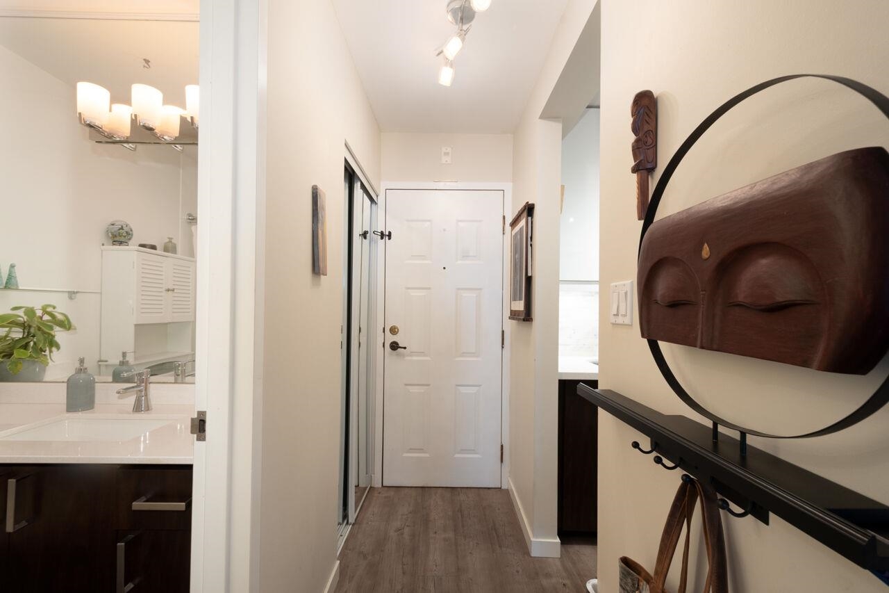 Listing image of 305 1550 CHESTERFIELD AVENUE