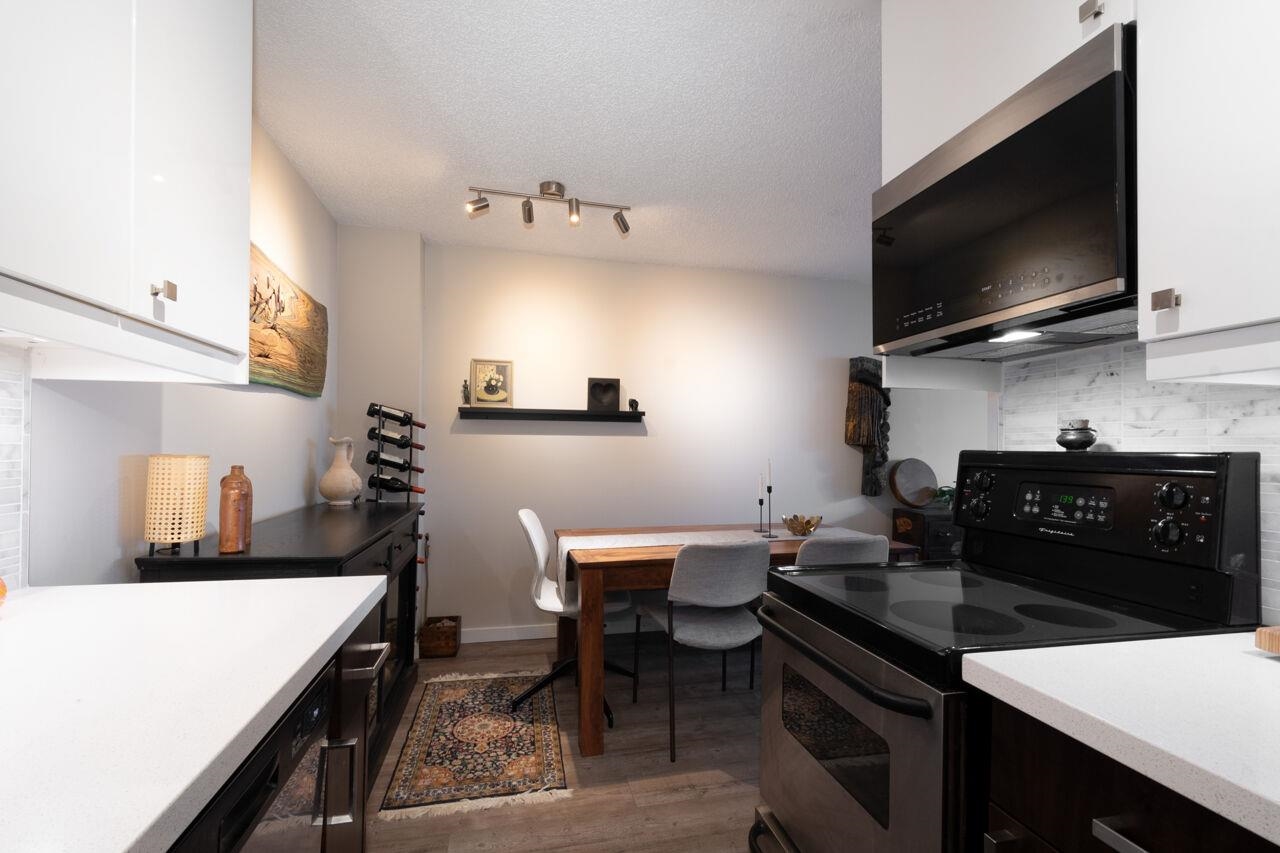 Listing image of 305 1550 CHESTERFIELD AVENUE