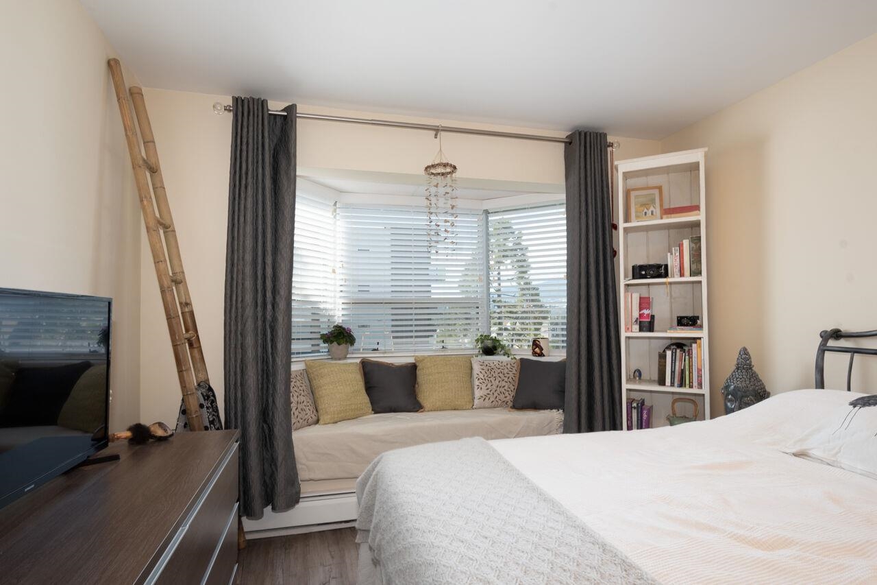 Listing image of 305 1550 CHESTERFIELD AVENUE