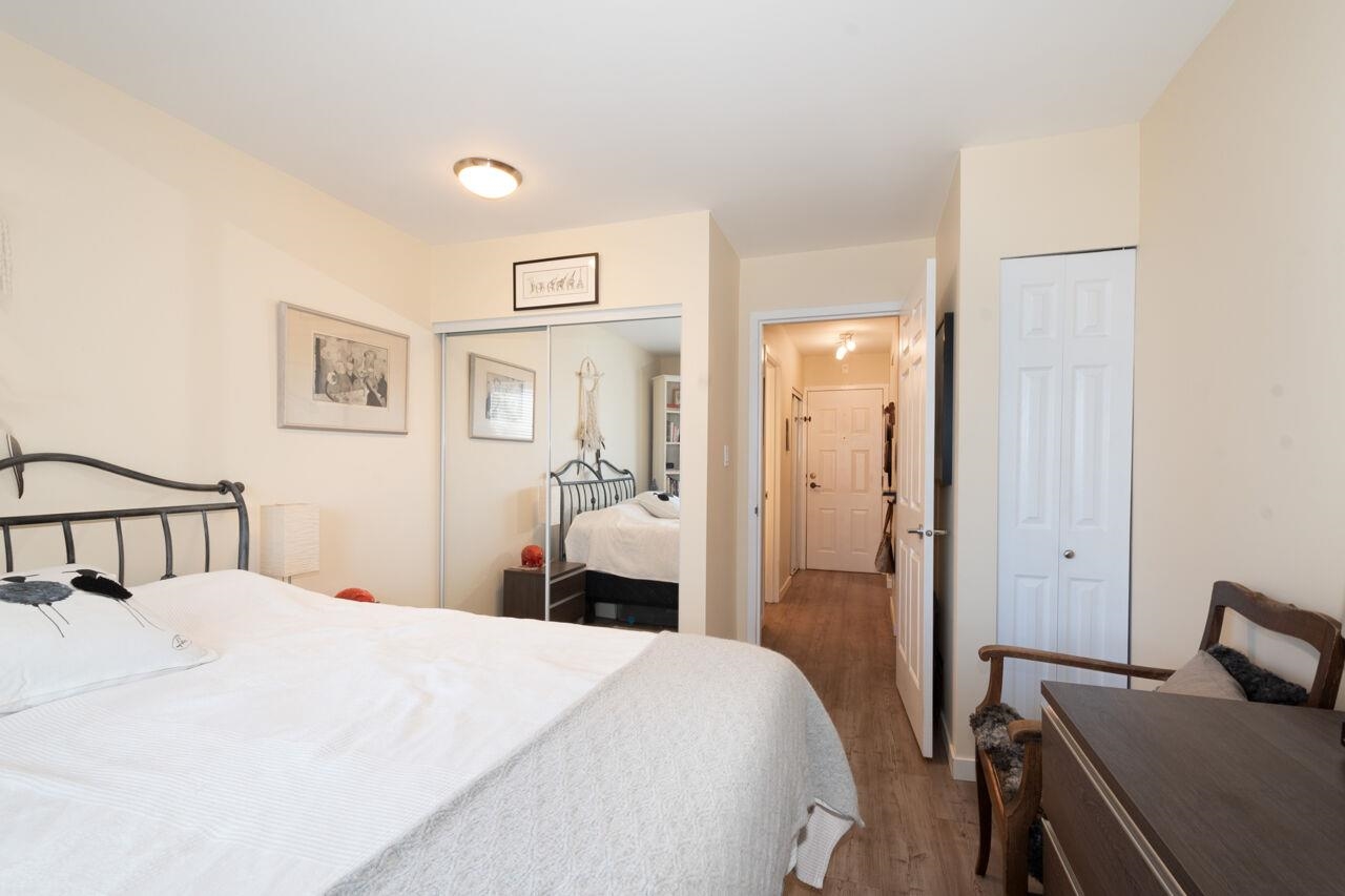 Listing image of 305 1550 CHESTERFIELD AVENUE
