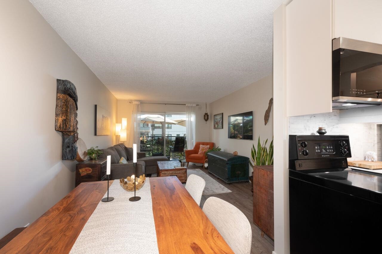 Listing image of 305 1550 CHESTERFIELD AVENUE
