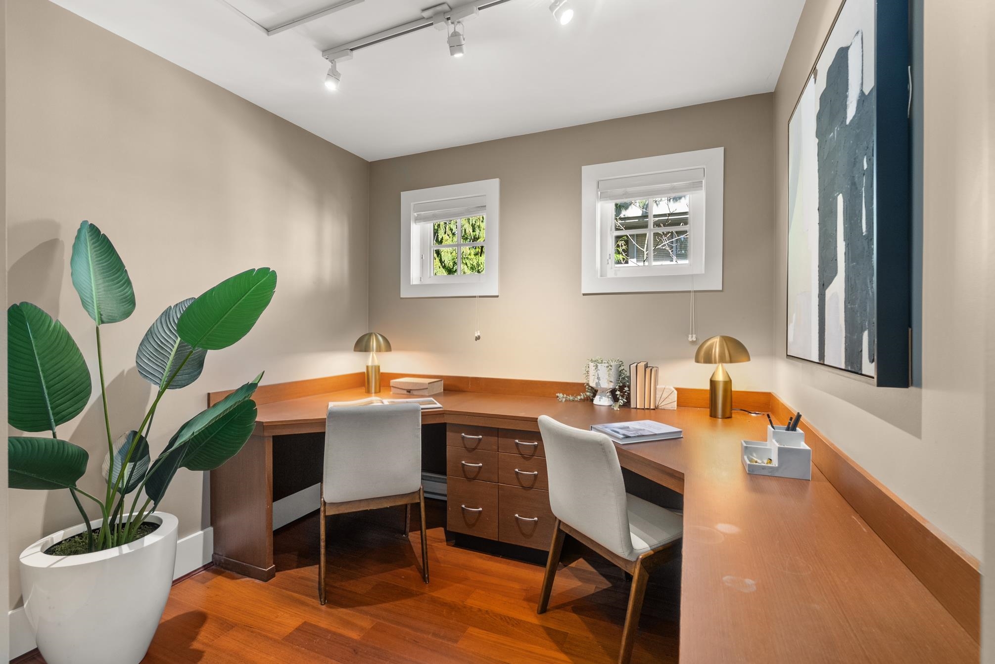 Listing image of 2119 GORDON AVENUE