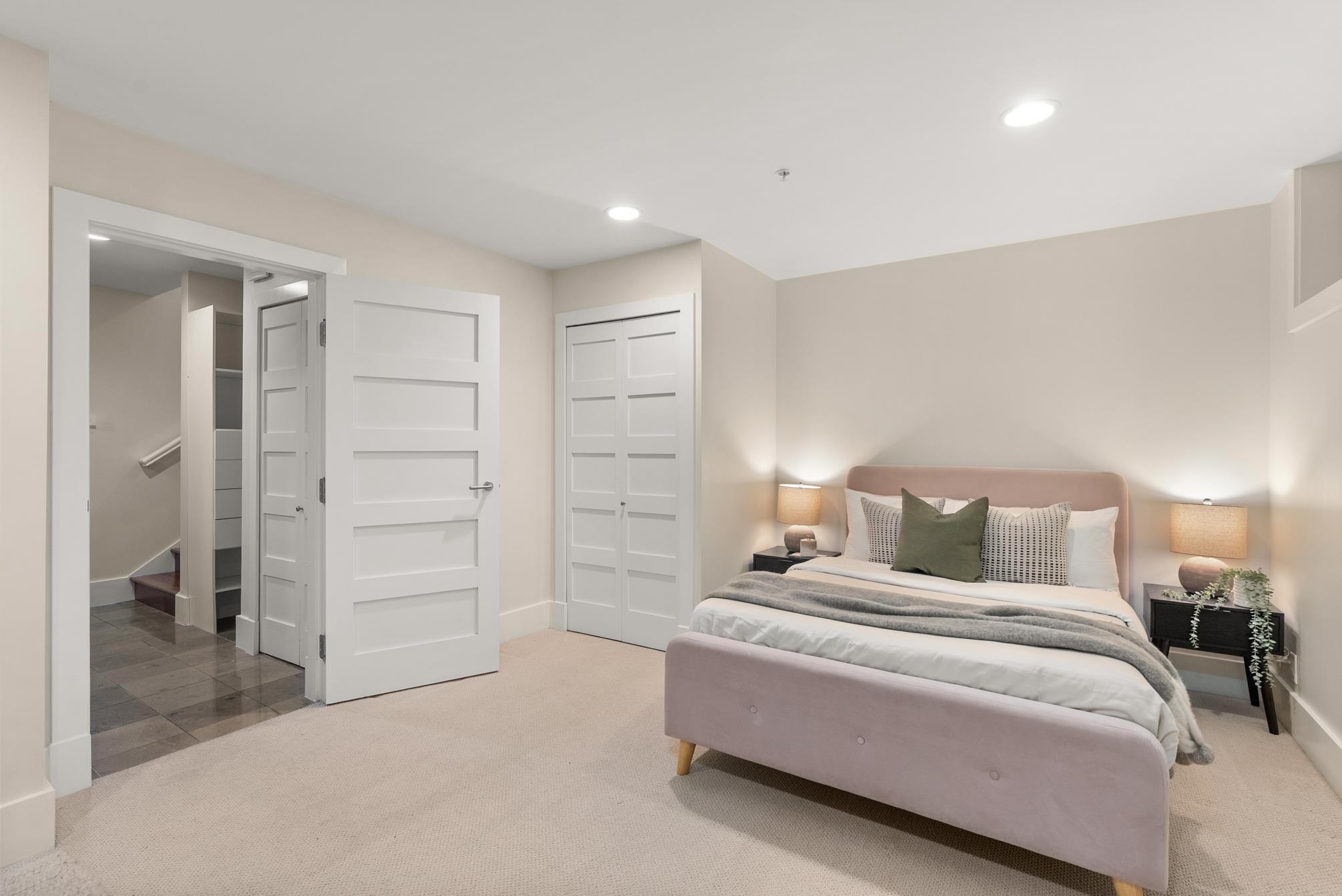 Listing image of 2119 GORDON AVENUE