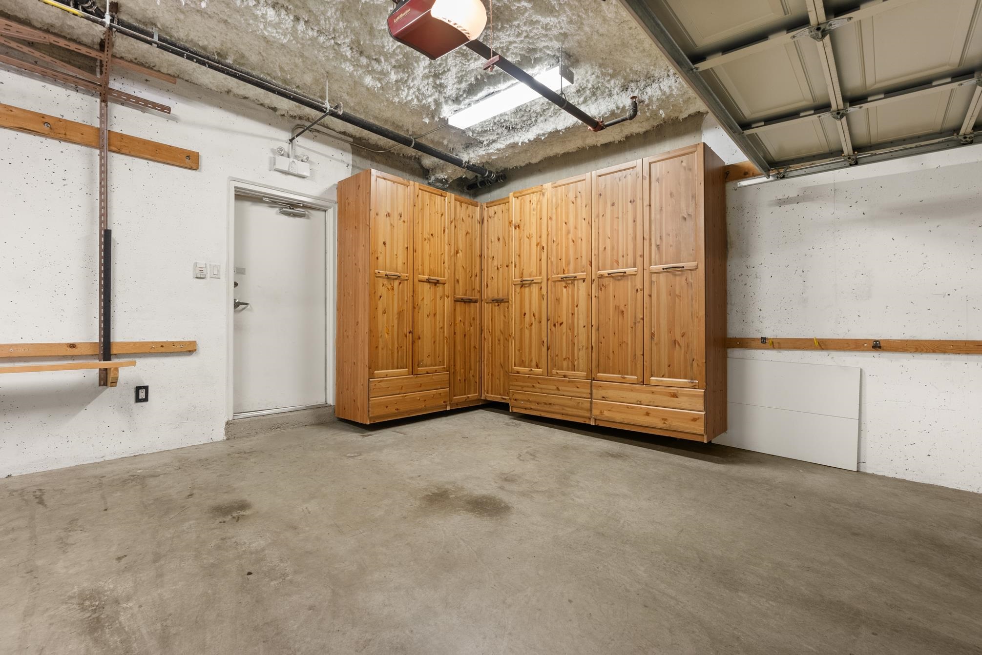 Listing image of 2119 GORDON AVENUE