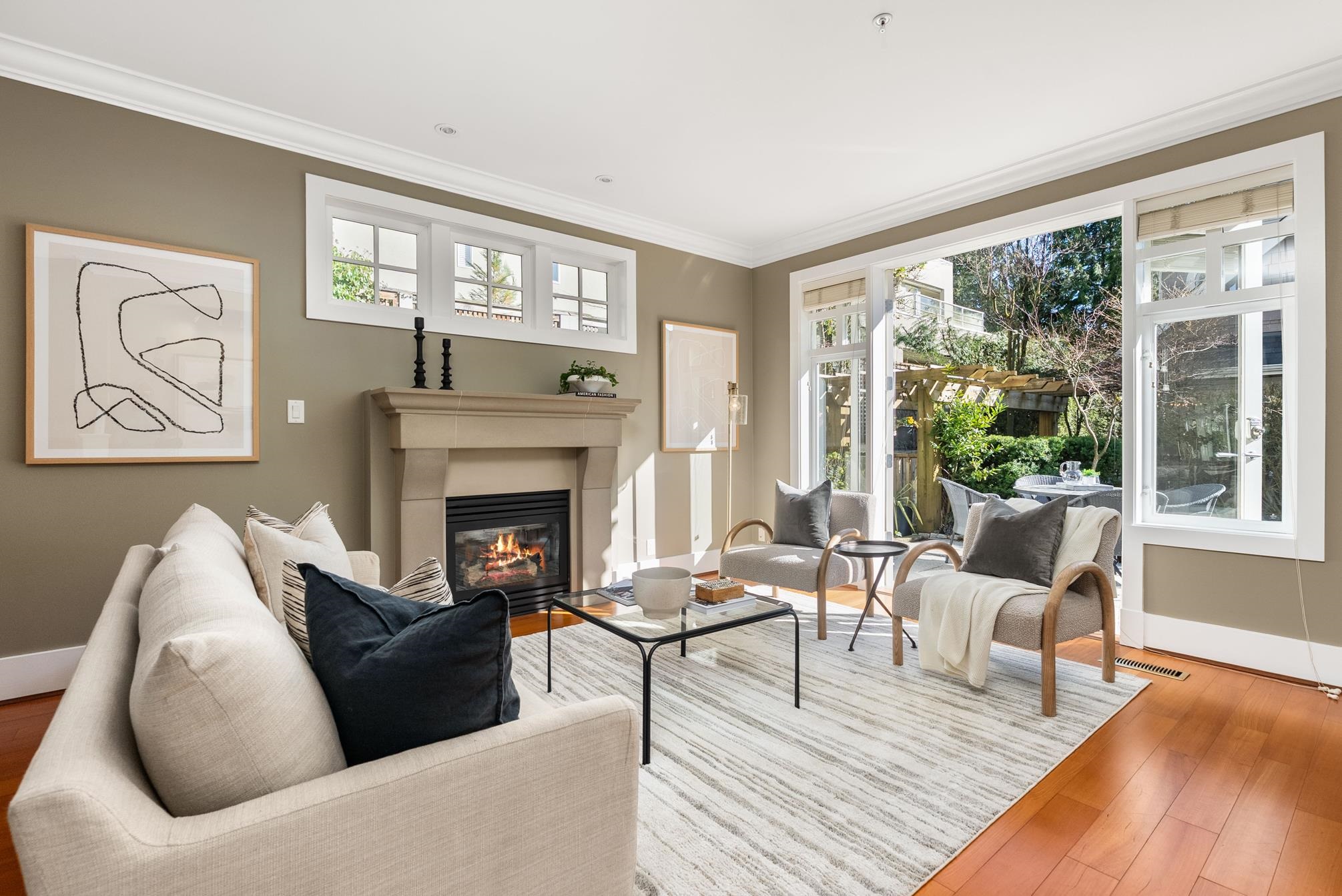 Listing image of 2119 GORDON AVENUE