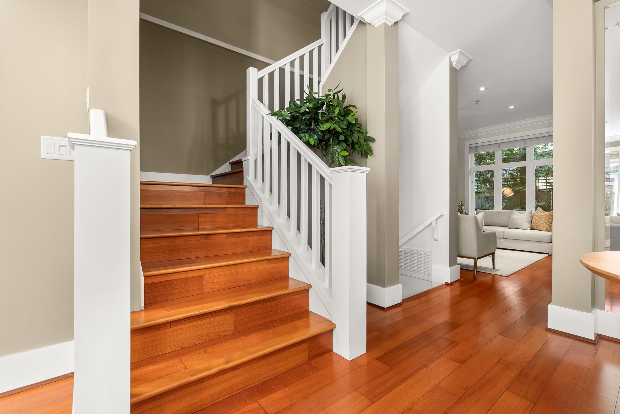 Listing image of 2119 GORDON AVENUE