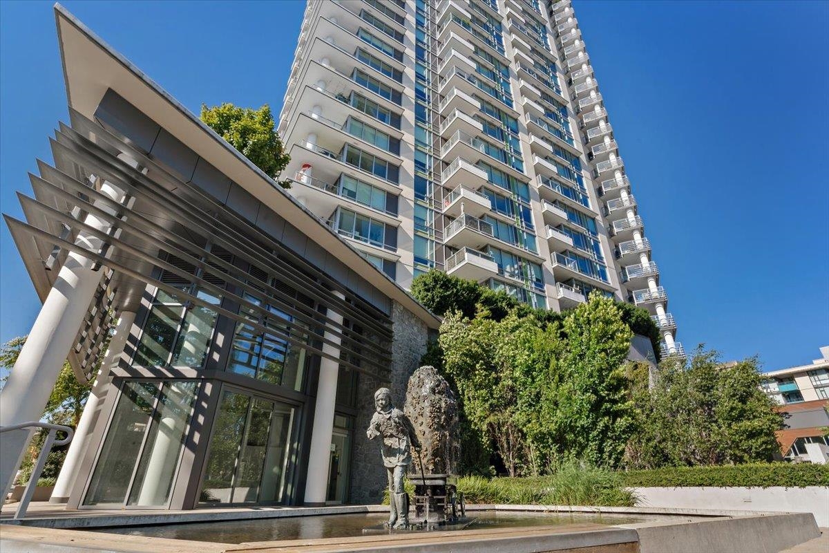 Listing image of 419 680 SEYLYNN CRESCENT