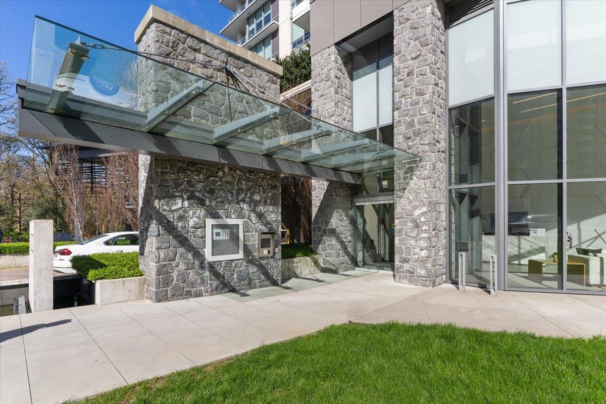 Listing image of 419 680 SEYLYNN CRESCENT