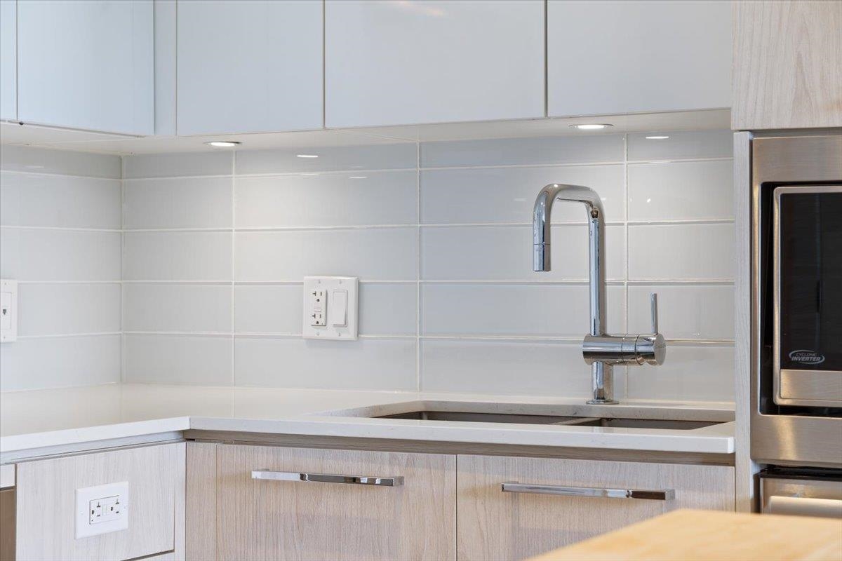 Listing image of 419 680 SEYLYNN CRESCENT