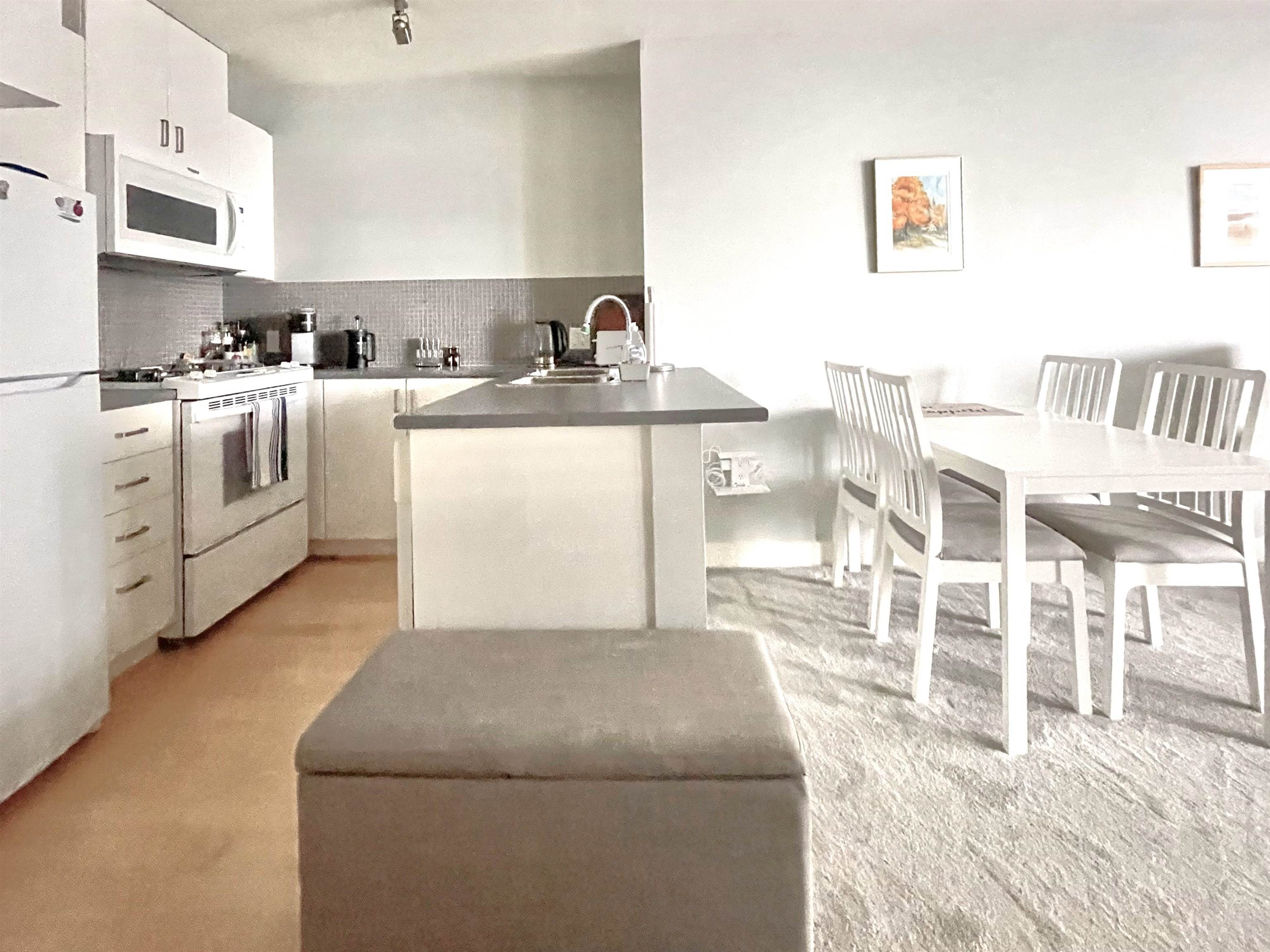 Listing image of 714 175 W 1ST STREET