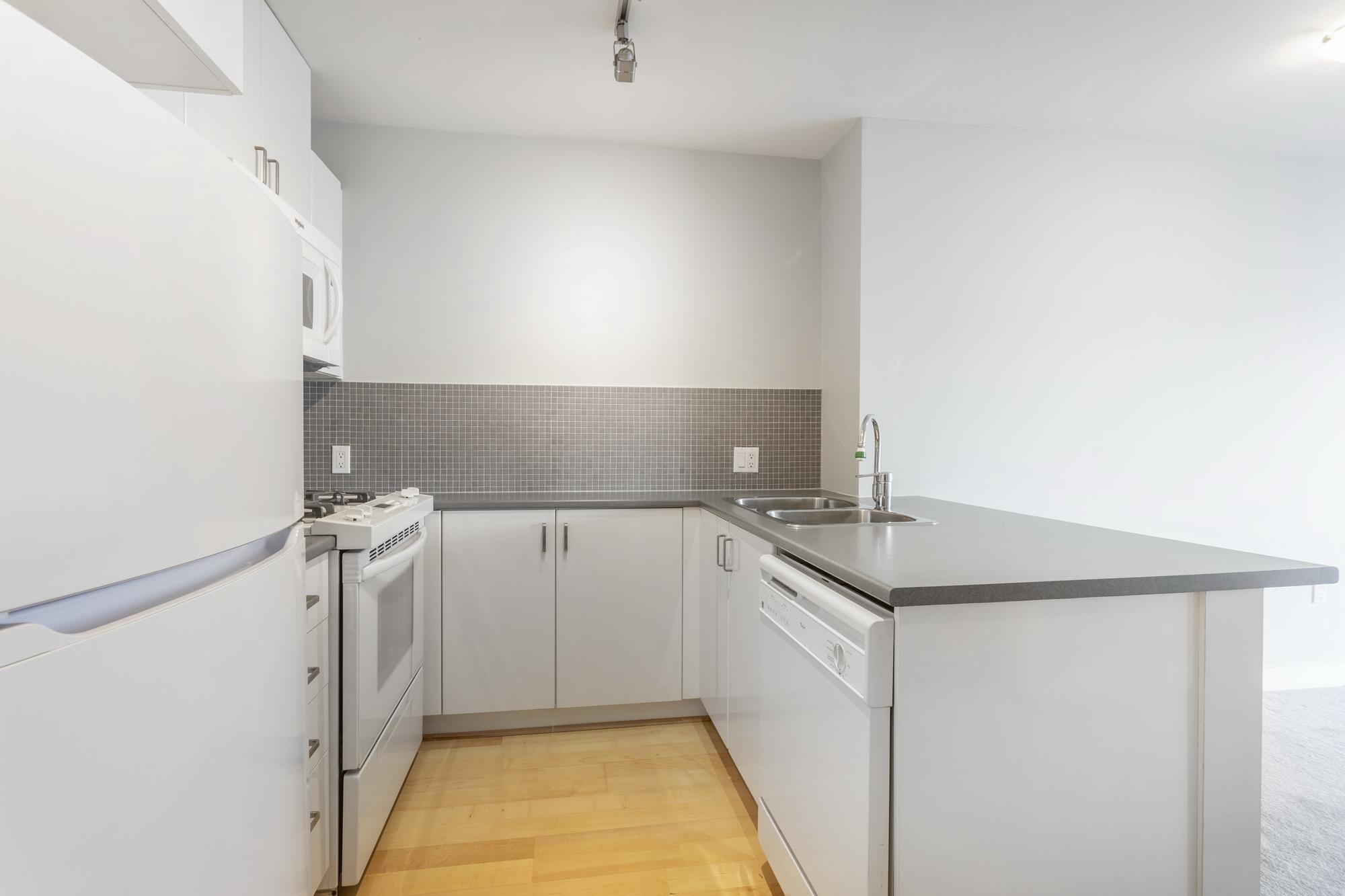 Listing image of 714 175 W 1ST STREET