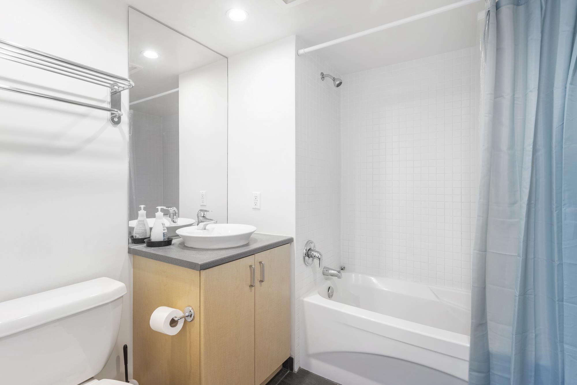 Listing image of 714 175 W 1ST STREET