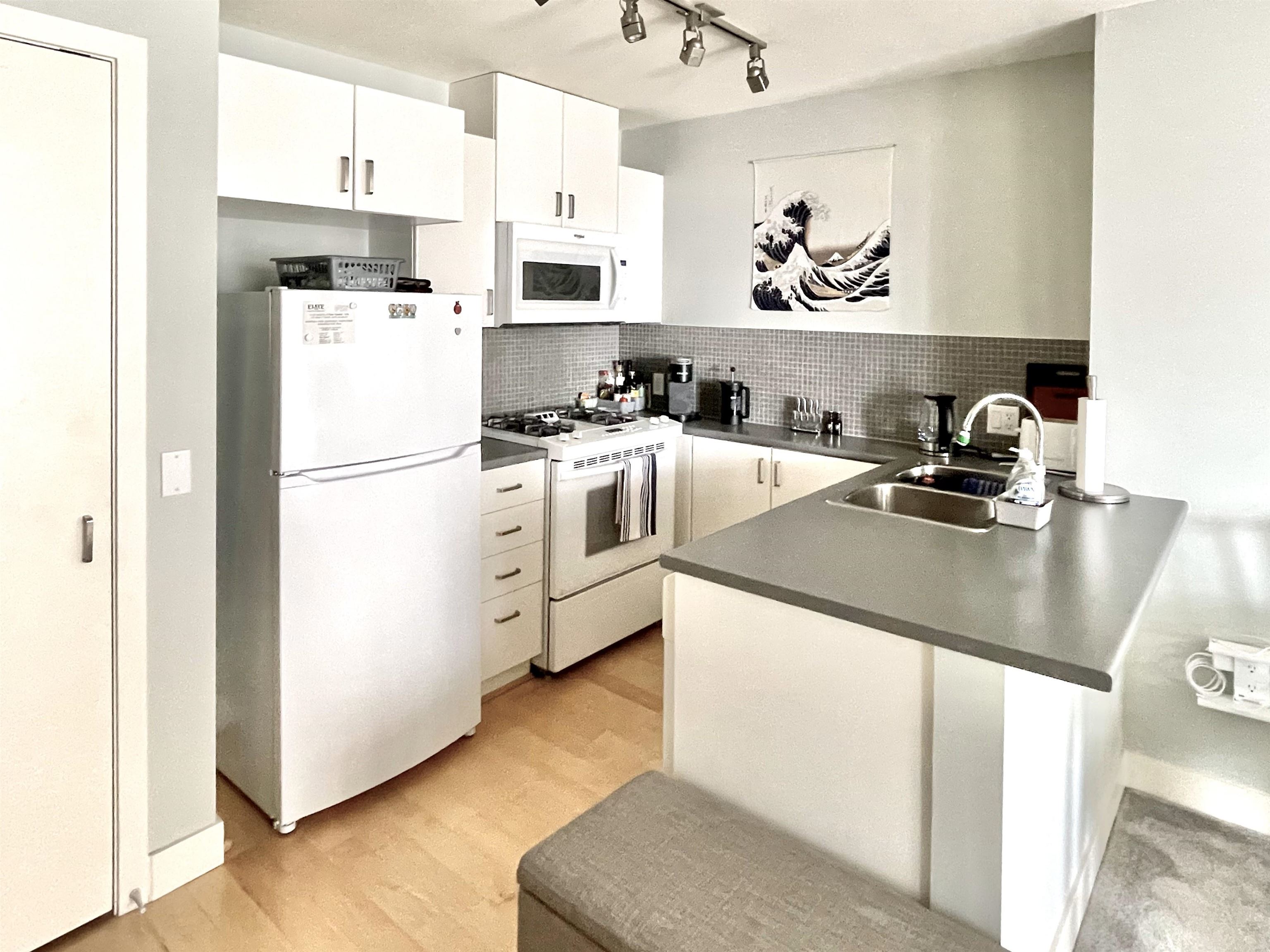 Listing image of 714 175 W 1ST STREET
