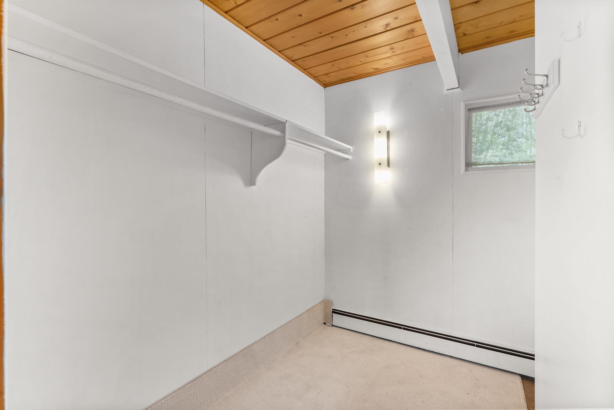 Listing image of 565 ST. GILES ROAD