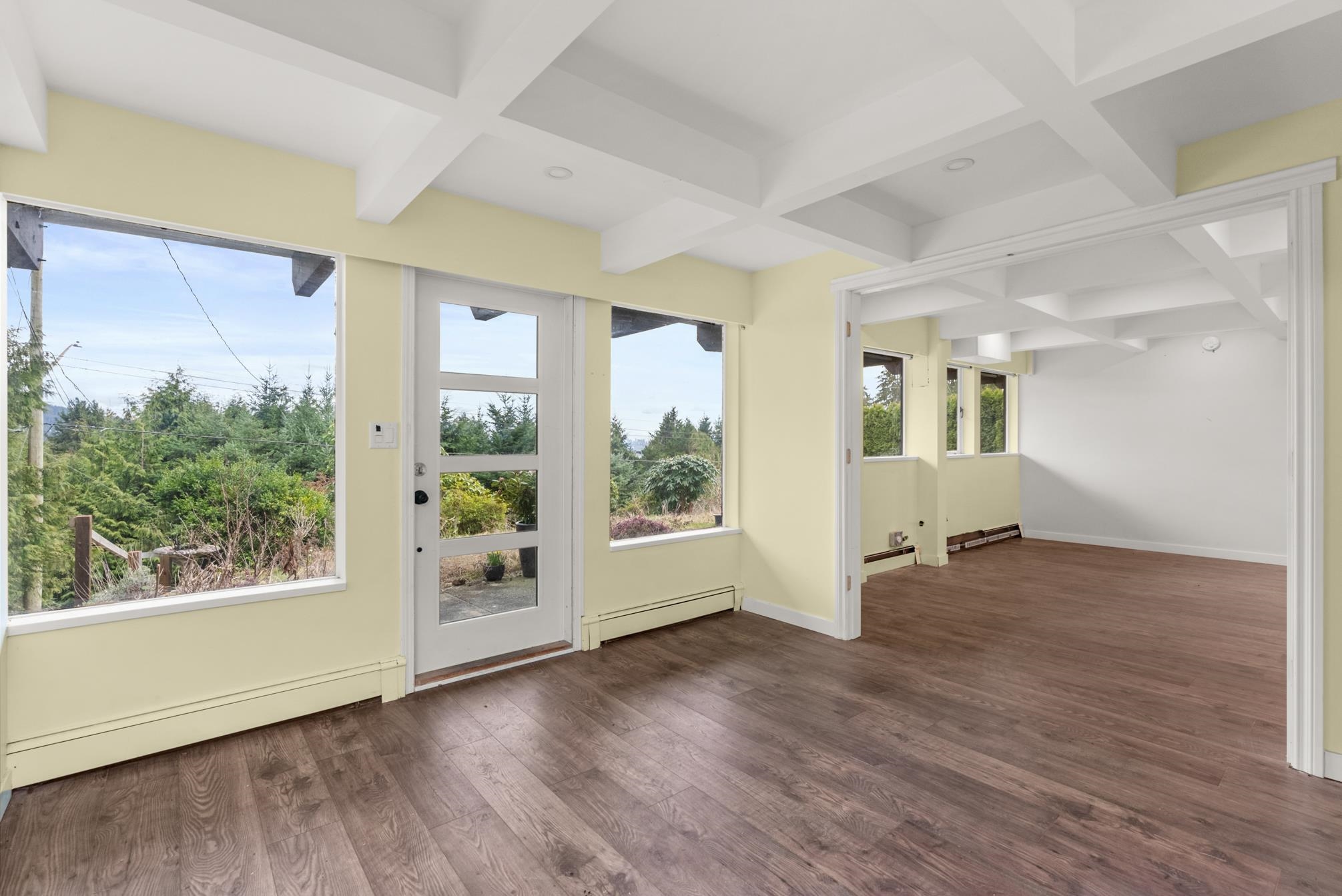 Listing image of 565 ST. GILES ROAD