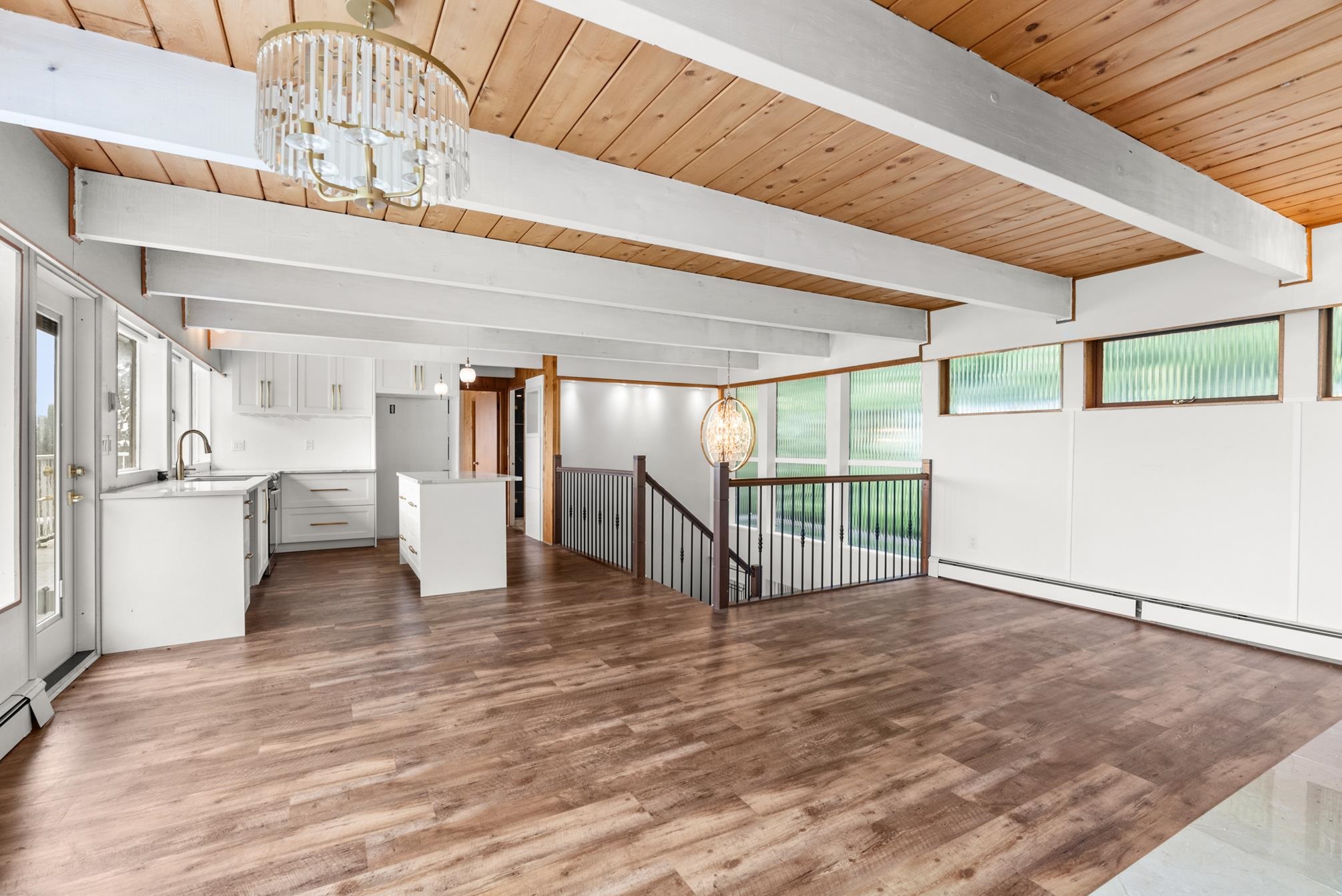Listing image of 565 ST. GILES ROAD