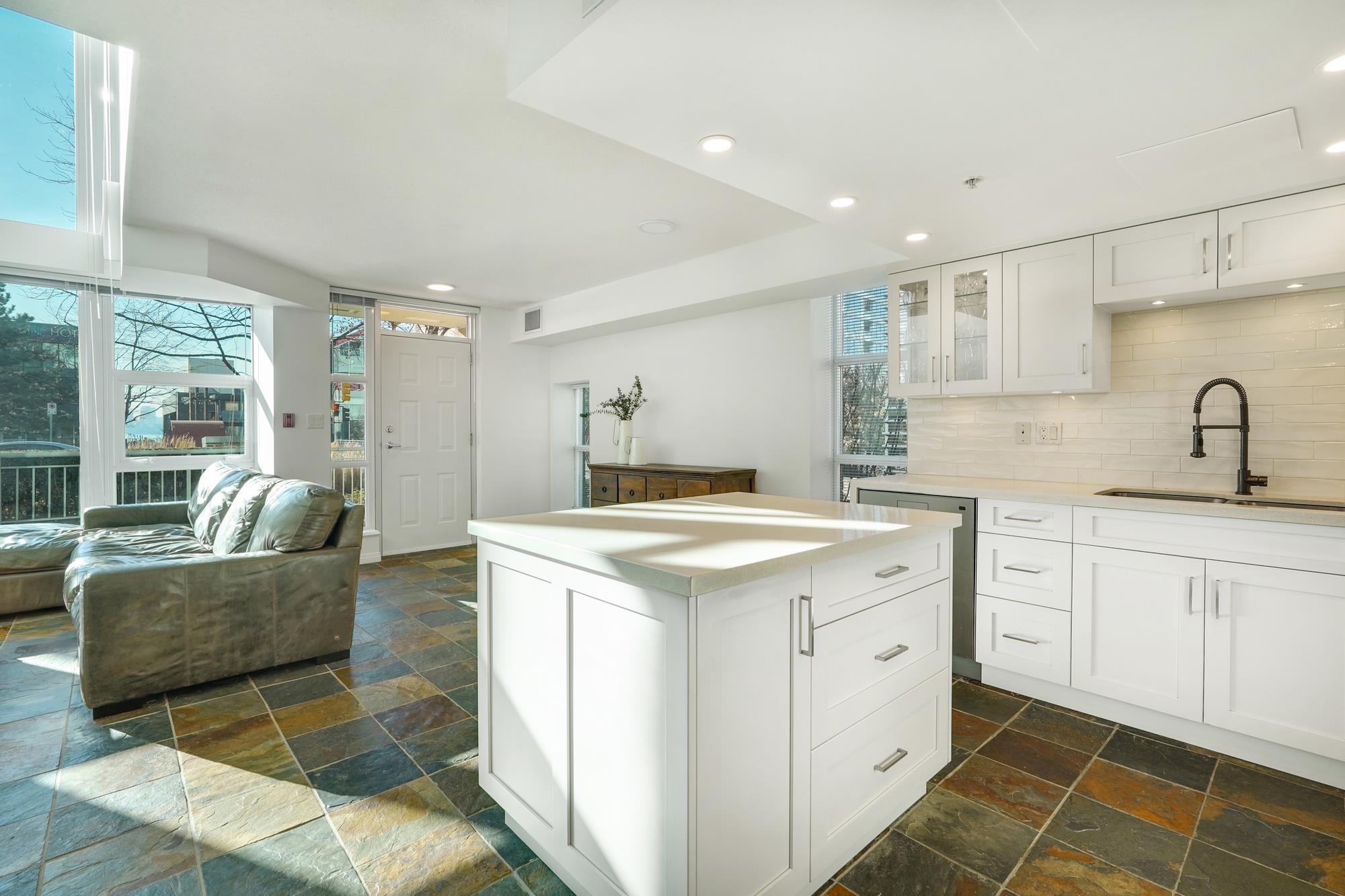 Listing image of TH1 168 E ESPLANADE AVENUE