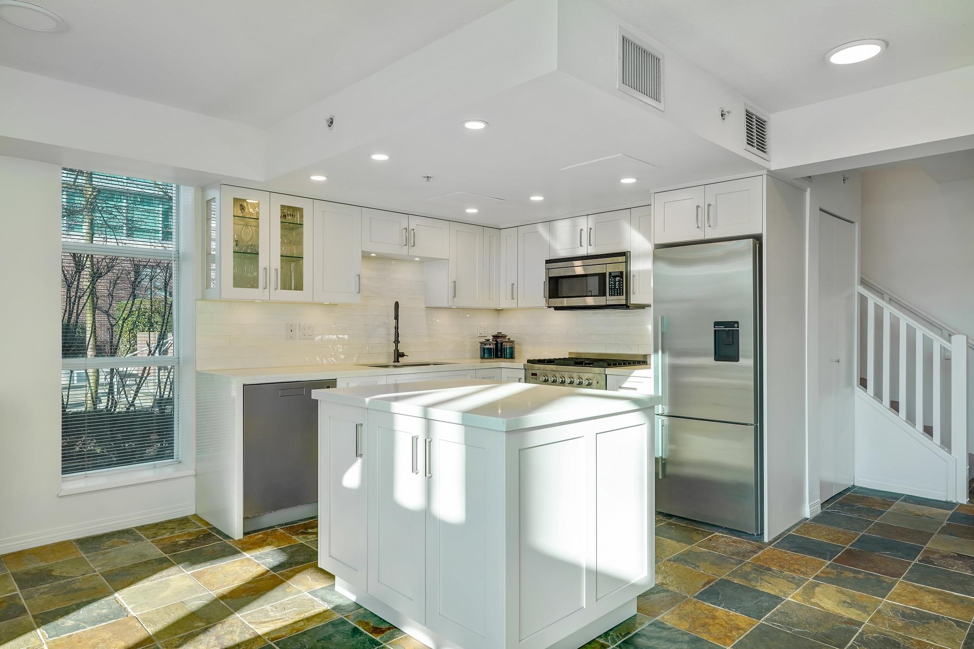 Listing image of TH1 168 E ESPLANADE AVENUE