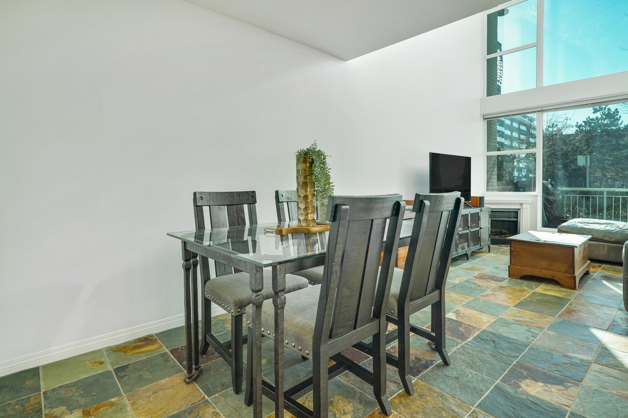 Listing image of TH1 168 E ESPLANADE AVENUE