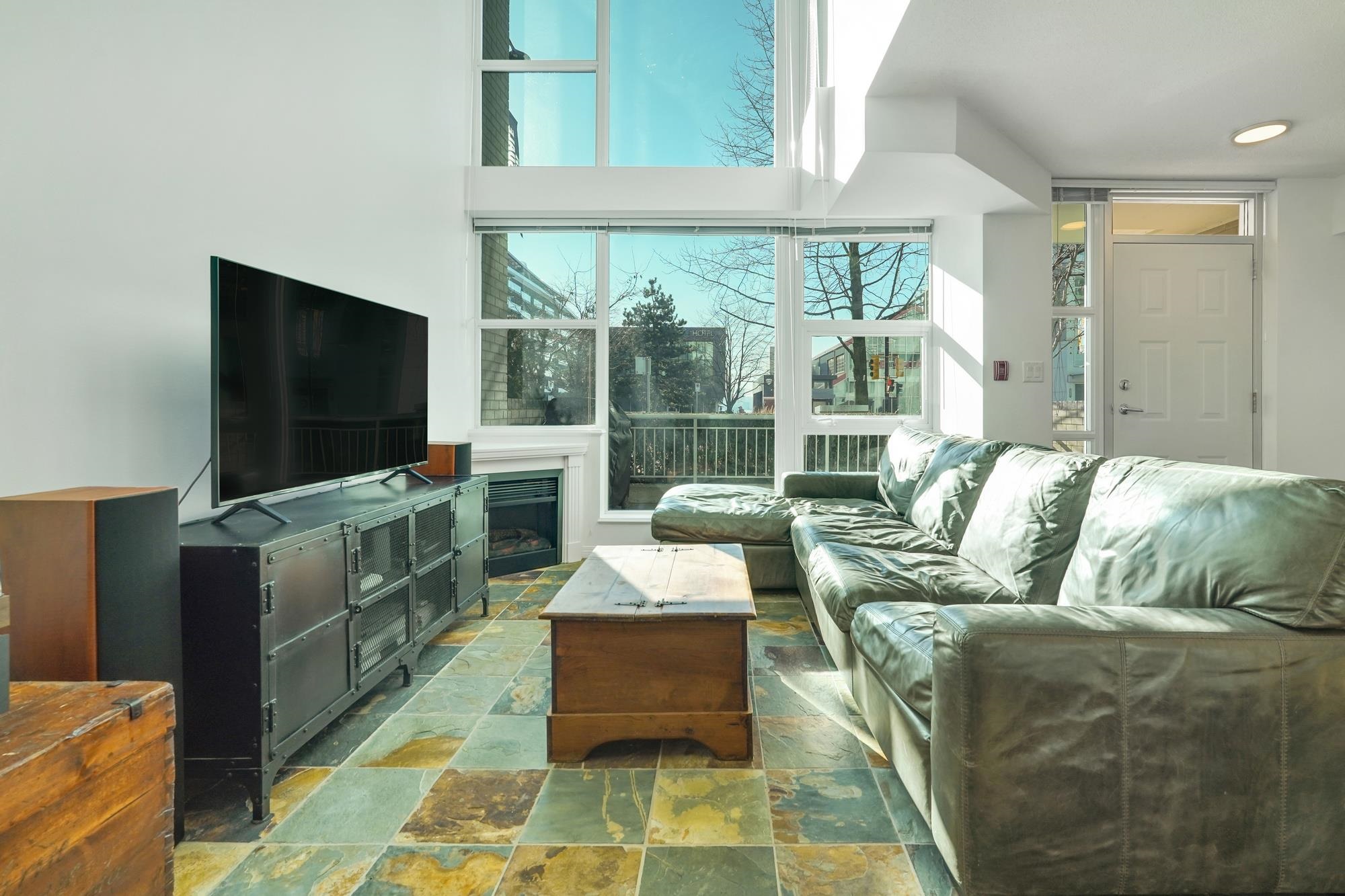 Listing image of TH1 168 E ESPLANADE AVENUE