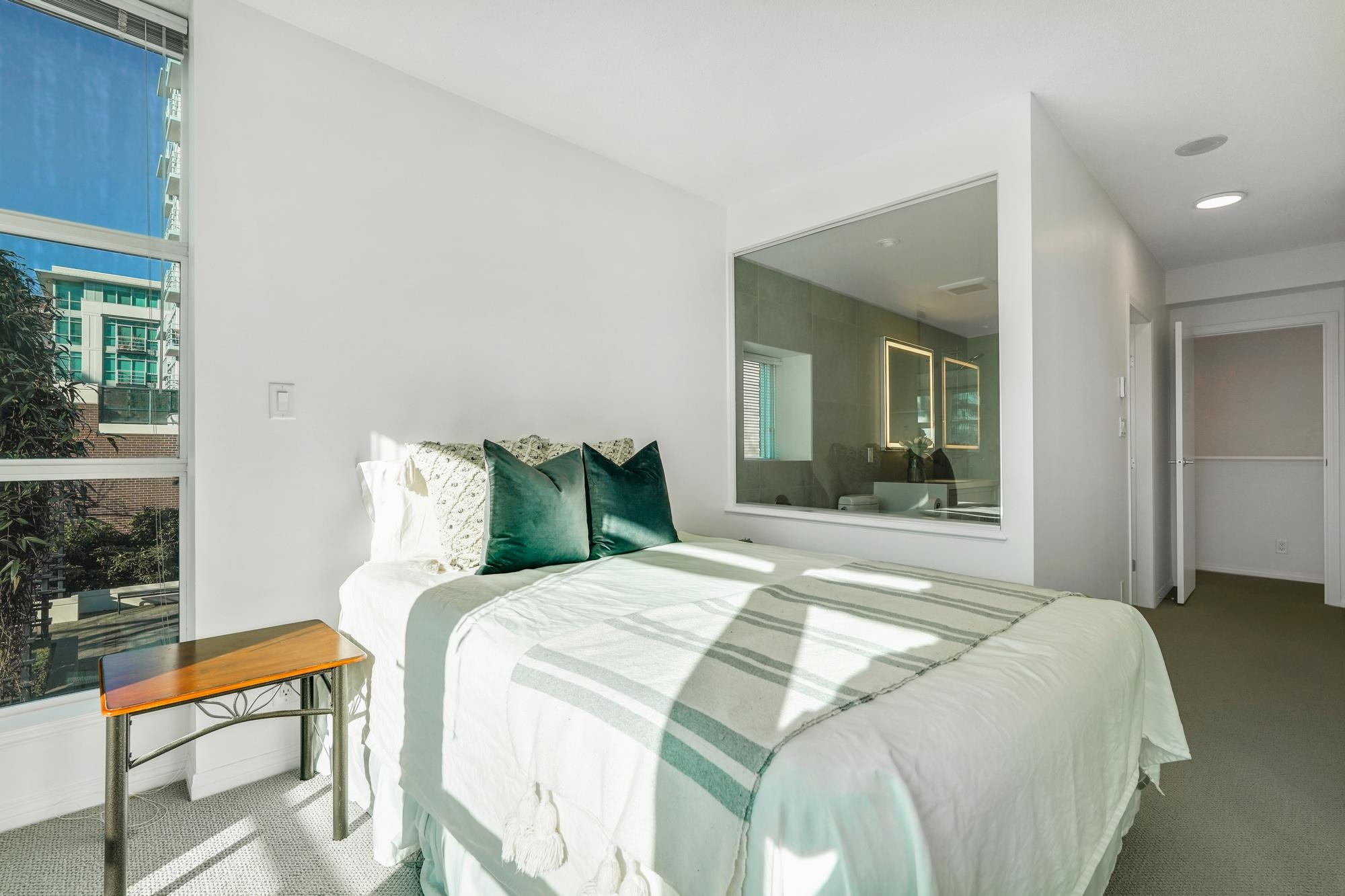 Listing image of TH1 168 E ESPLANADE AVENUE