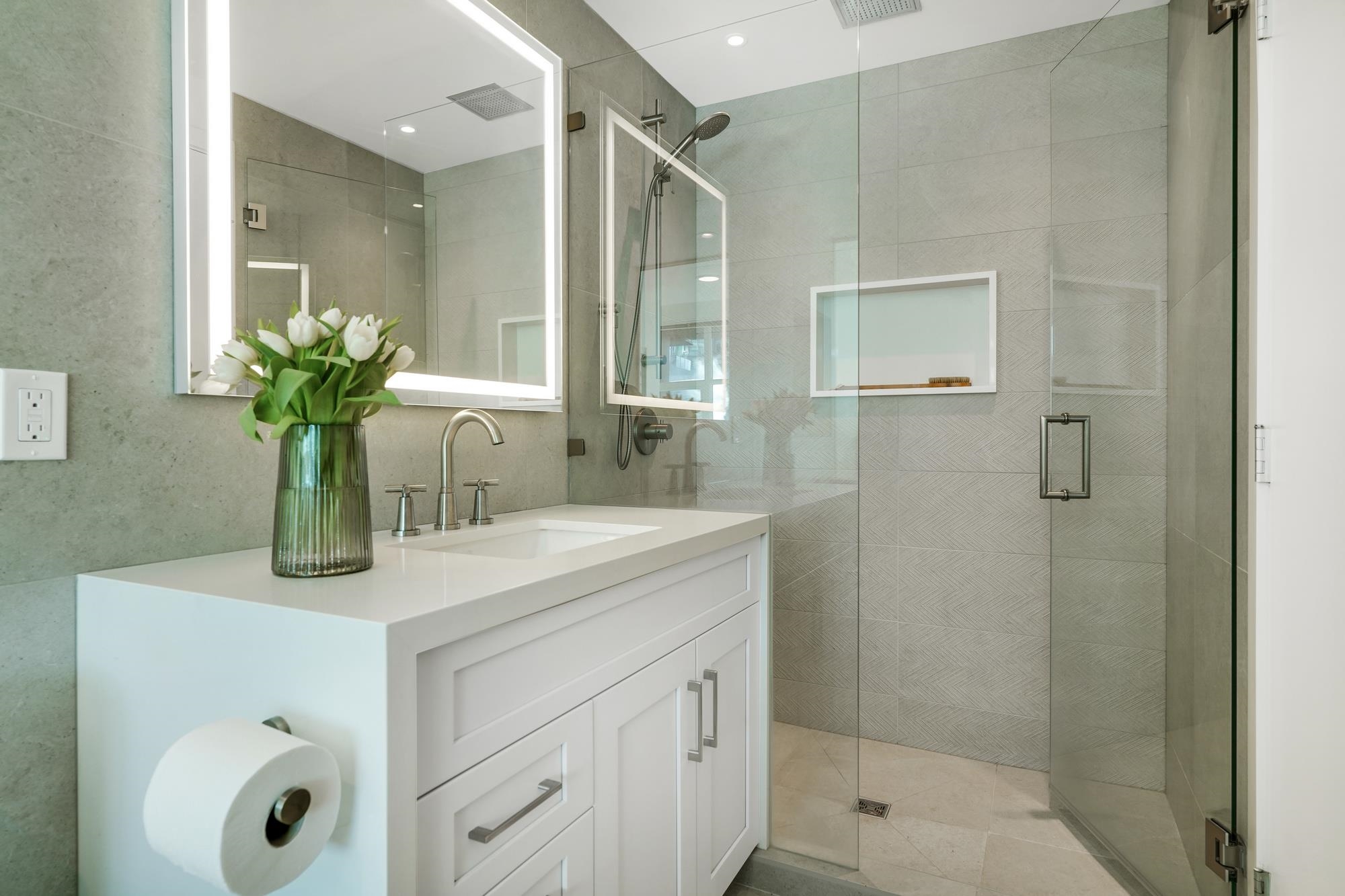 Listing image of TH1 168 E ESPLANADE AVENUE
