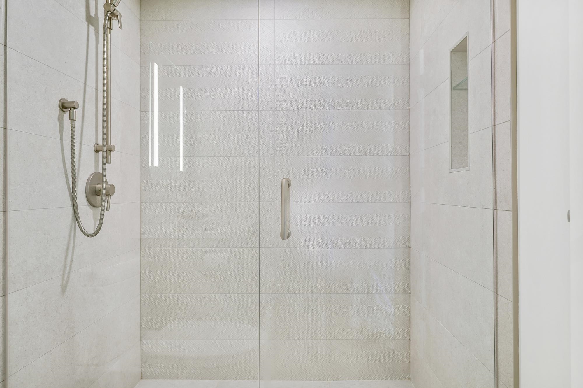 Listing image of TH1 168 E ESPLANADE AVENUE
