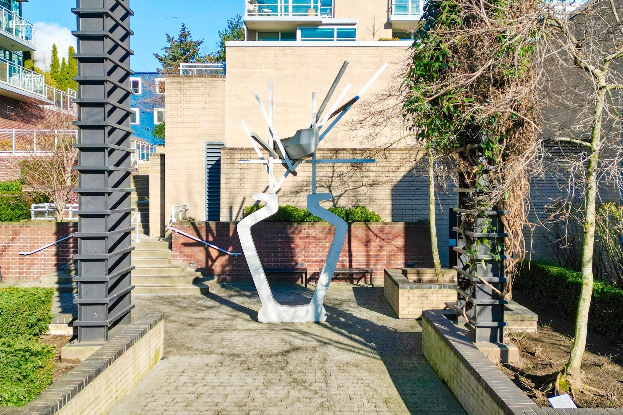 Listing image of TH1 168 E ESPLANADE AVENUE