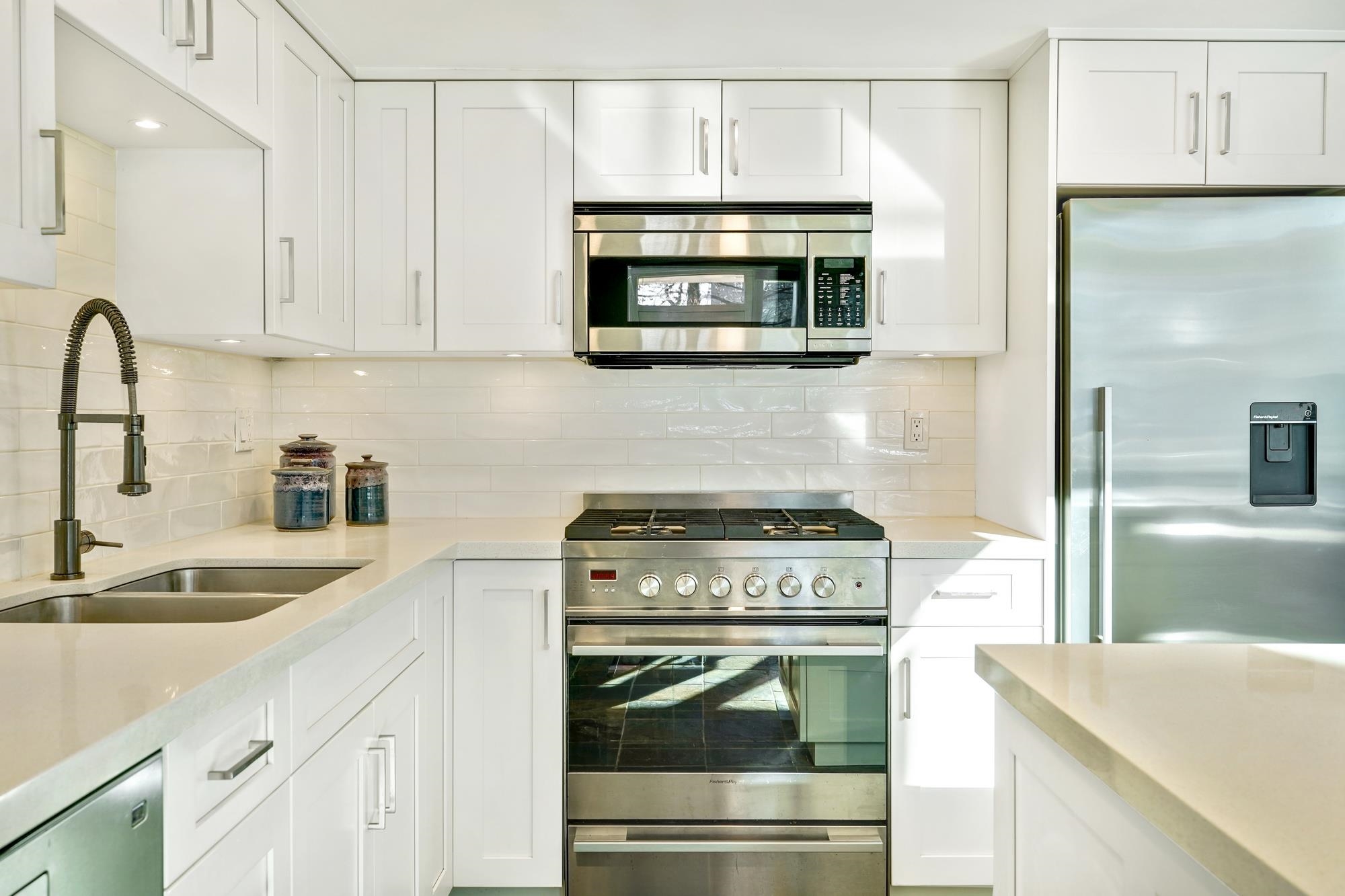 Listing image of TH1 168 E ESPLANADE AVENUE