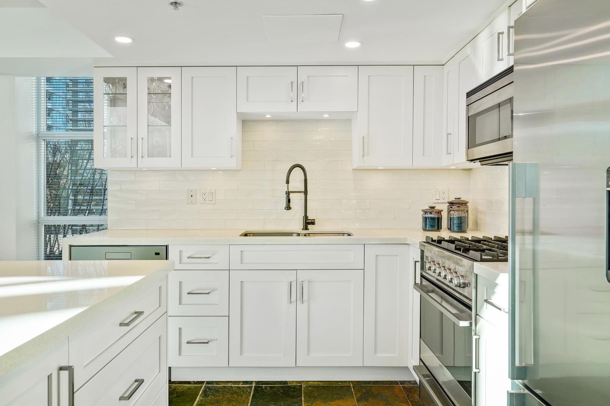 Listing image of TH1 168 E ESPLANADE AVENUE