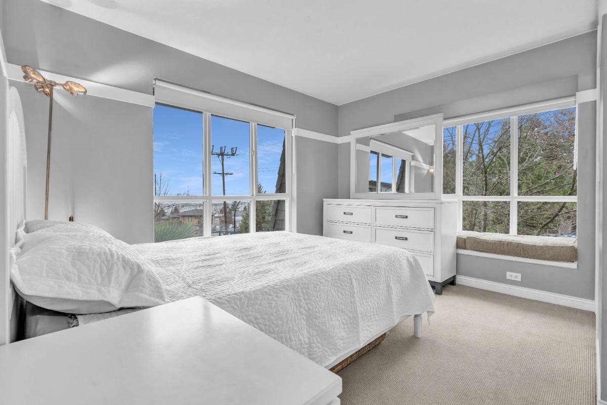 Listing image of 2 288 ST. DAVIDS AVENUE