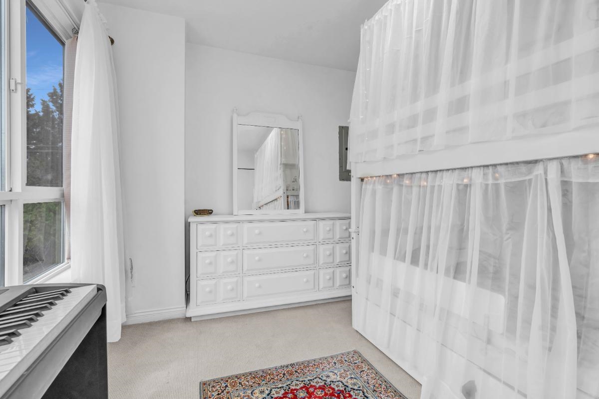 Listing image of 2 288 ST. DAVIDS AVENUE