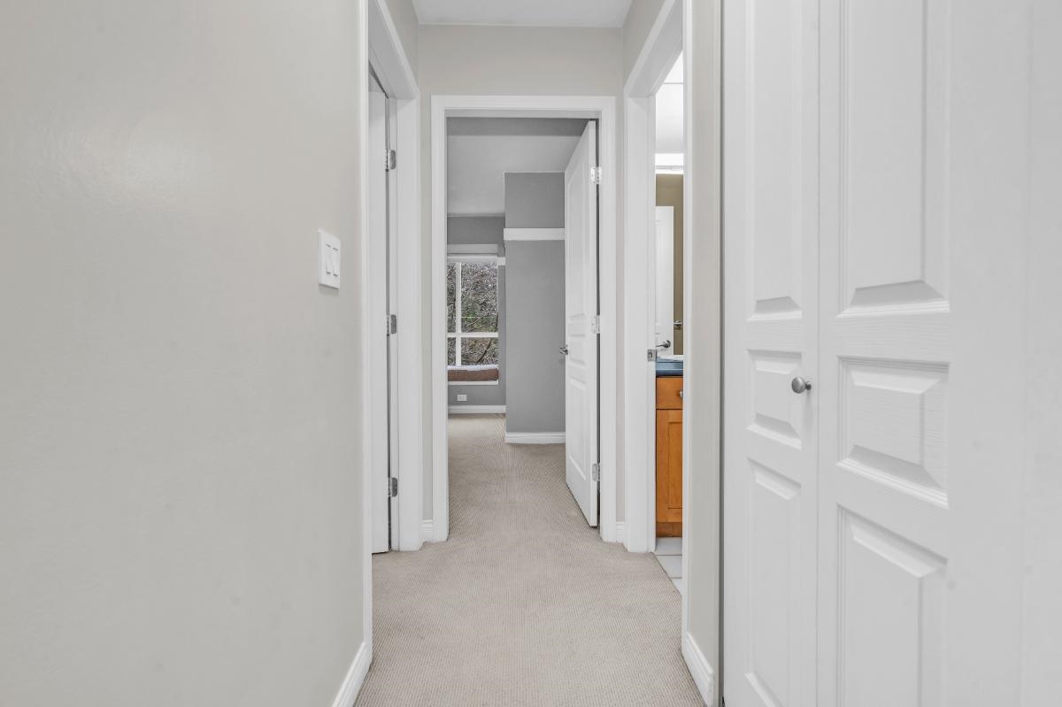 Listing image of 2 288 ST. DAVIDS AVENUE
