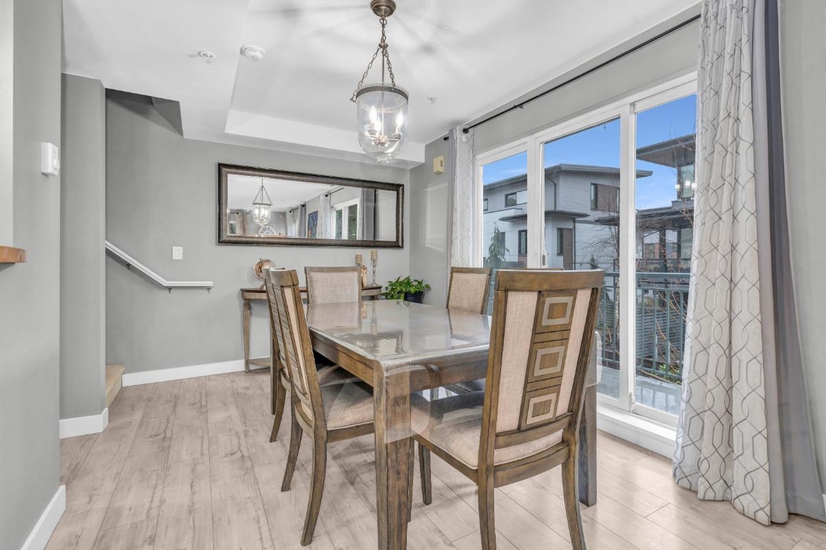 Listing image of 2 288 ST. DAVIDS AVENUE