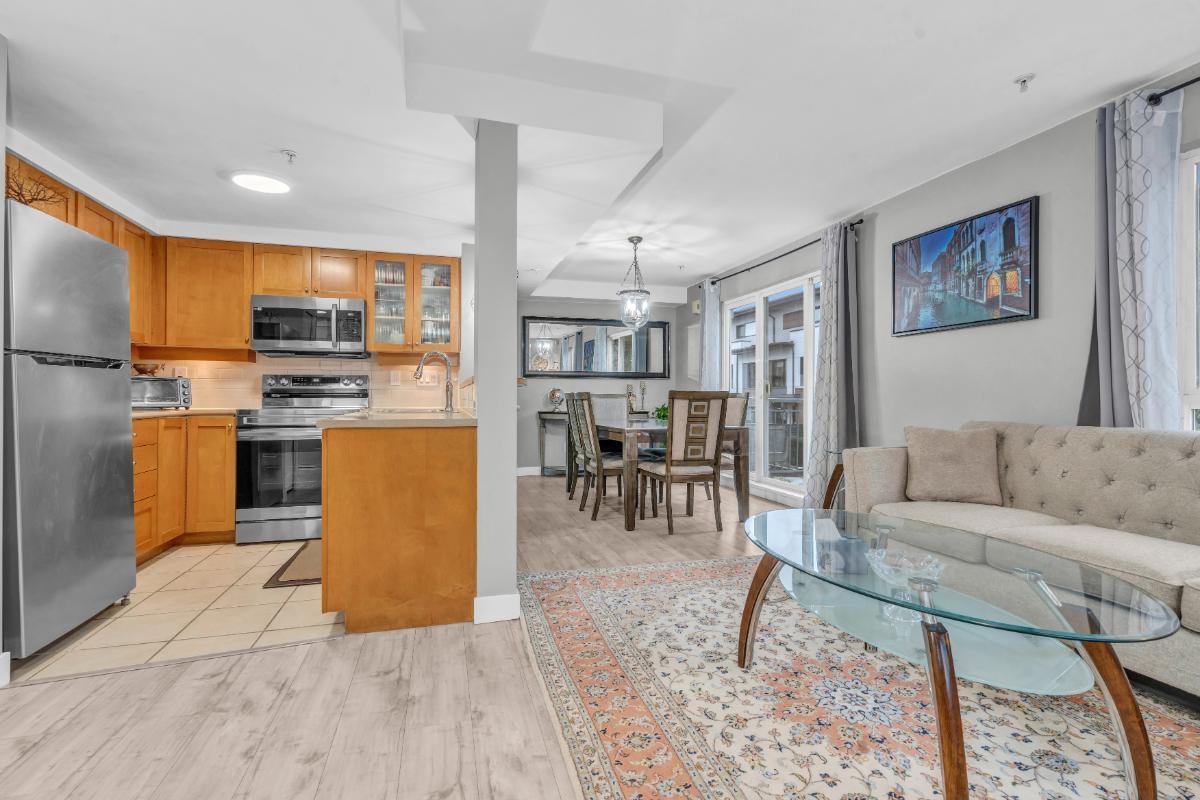 Listing image of 2 288 ST. DAVIDS AVENUE