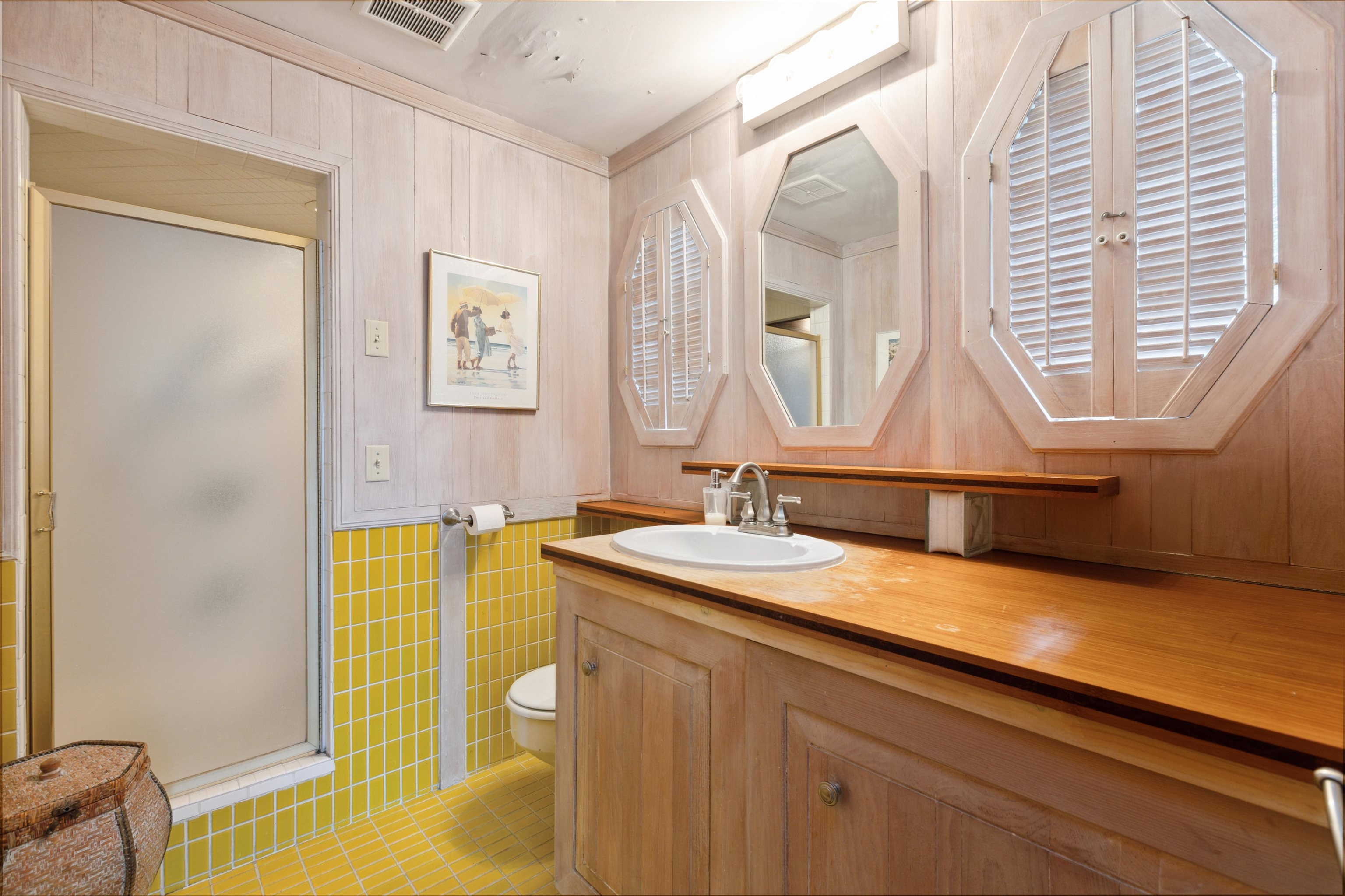 Listing image of 6295 ST. GEORGES AVENUE