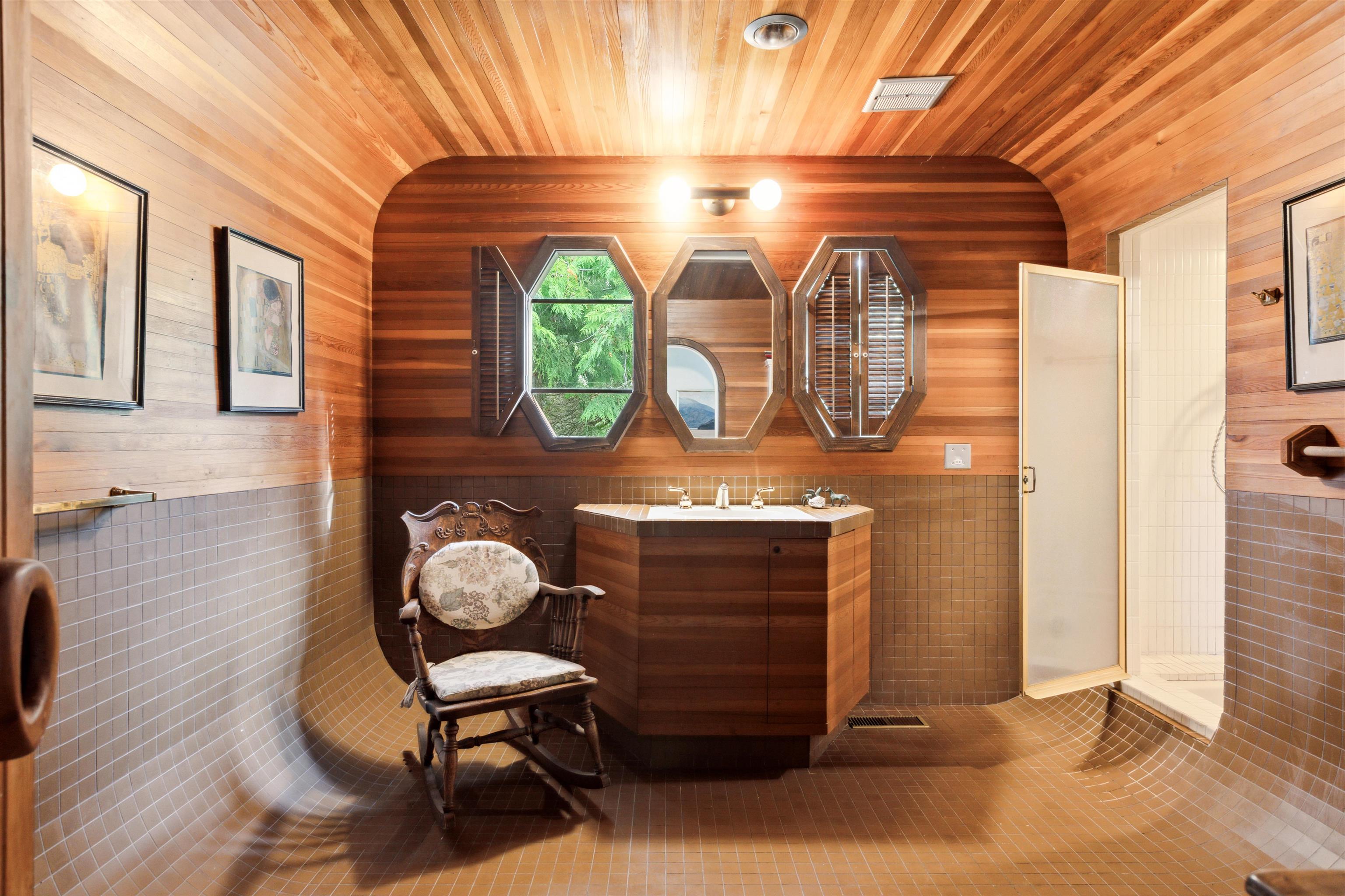 Listing image of 6295 ST. GEORGES AVENUE