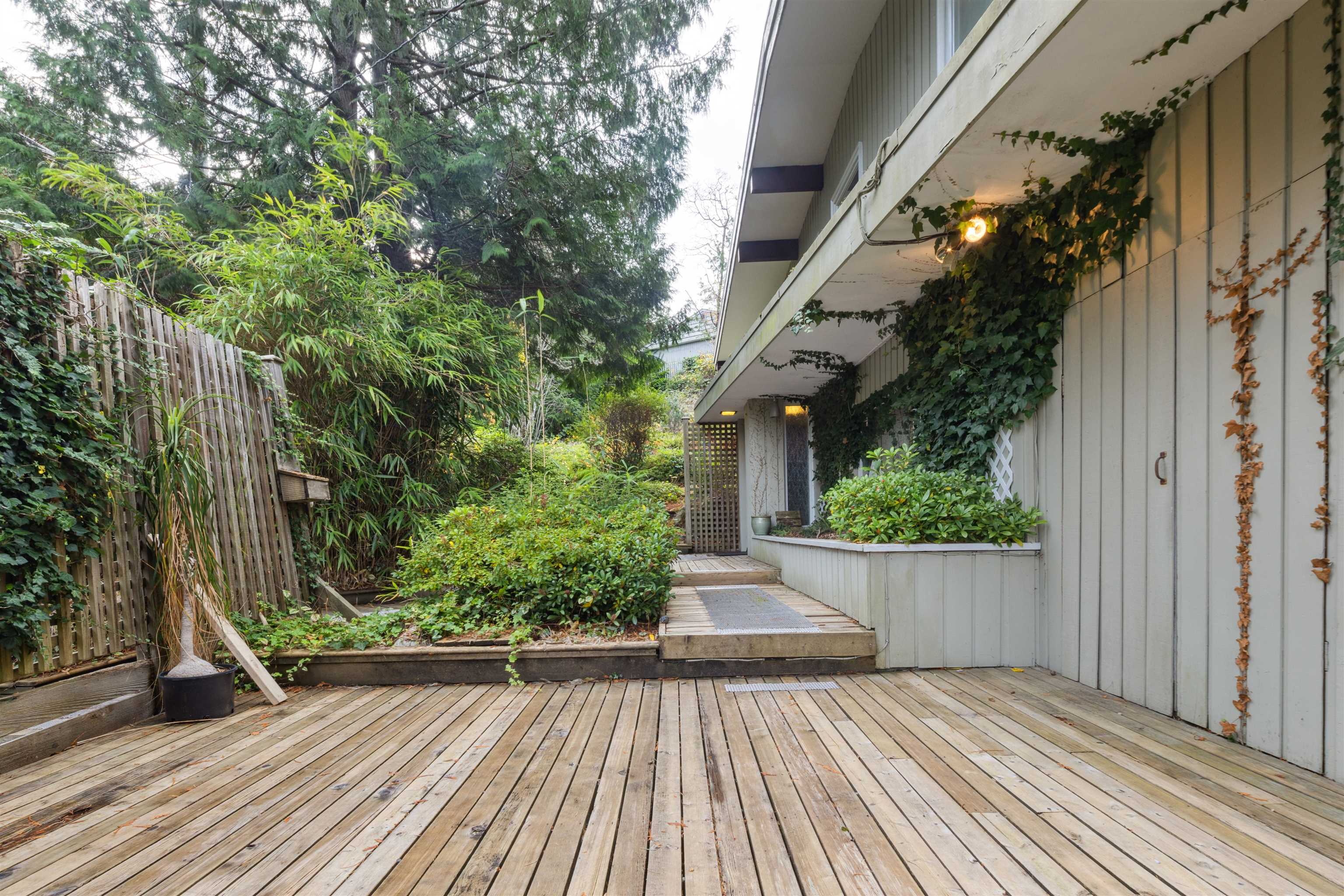 Listing image of 6295 ST. GEORGES AVENUE