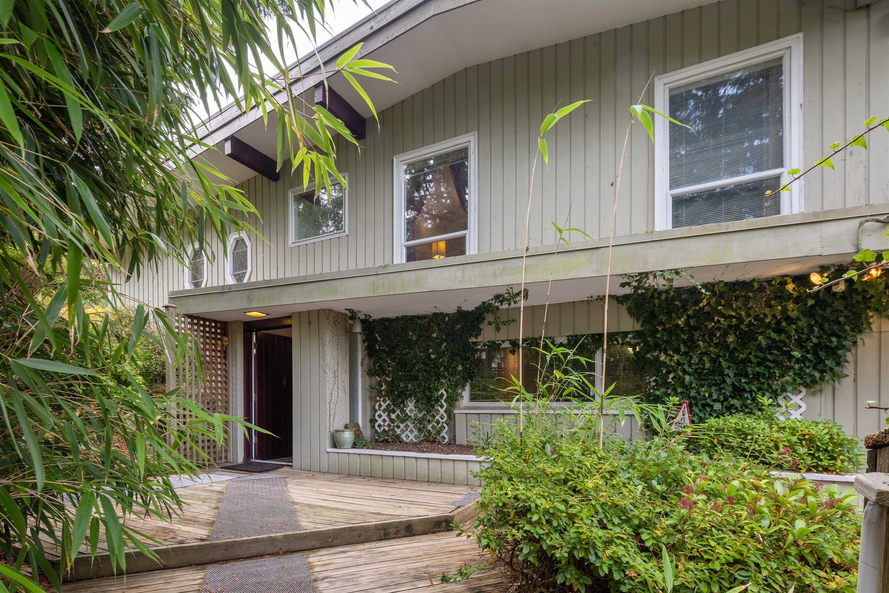 Listing image of 6295 ST. GEORGES AVENUE