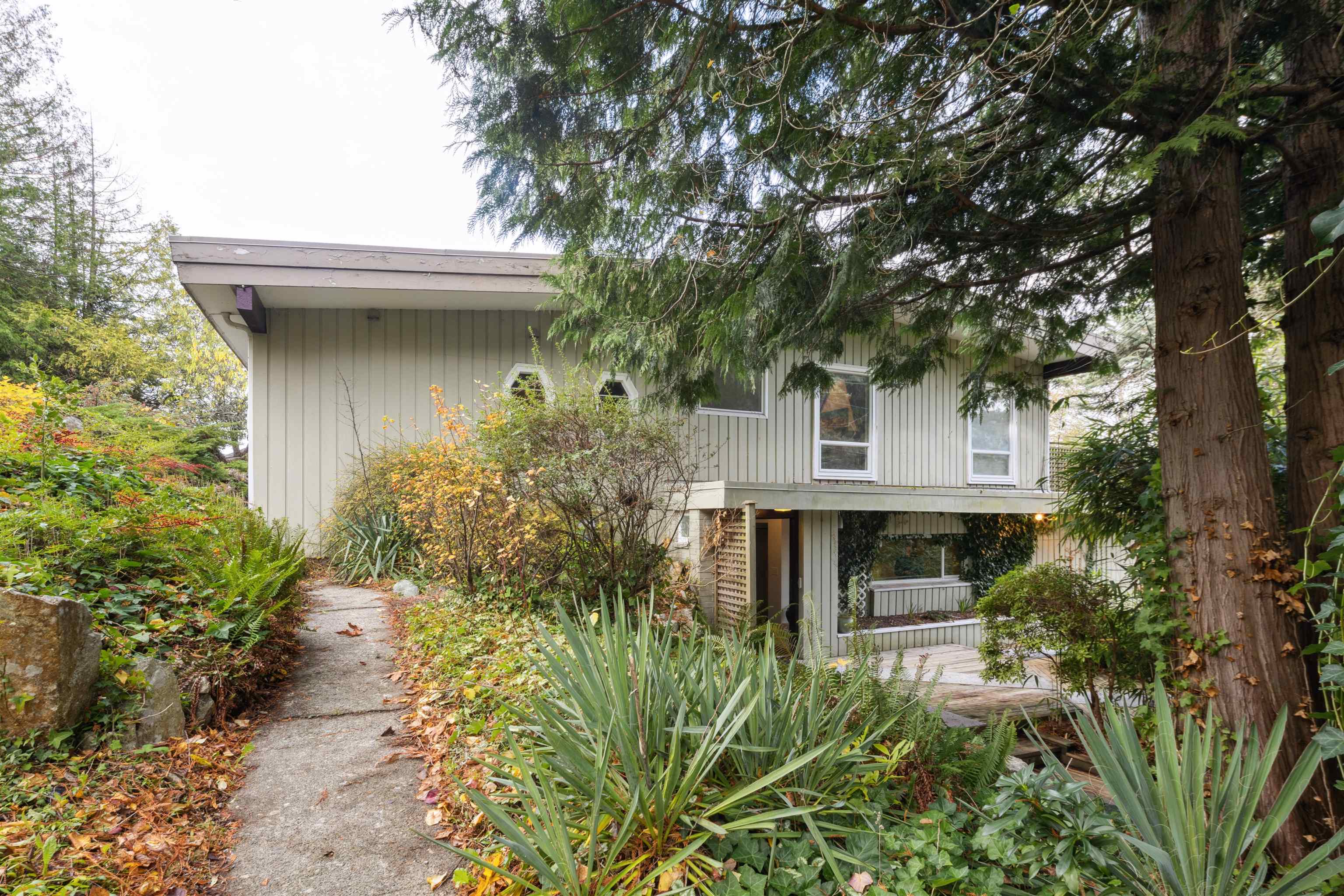 Listing image of 6295 ST. GEORGES AVENUE
