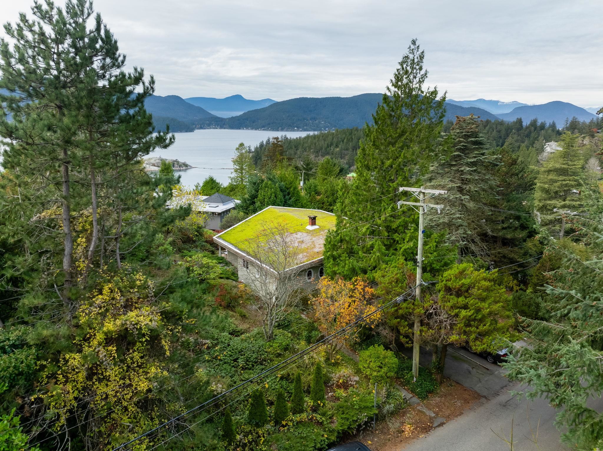 Listing image of 6295 ST. GEORGES AVENUE
