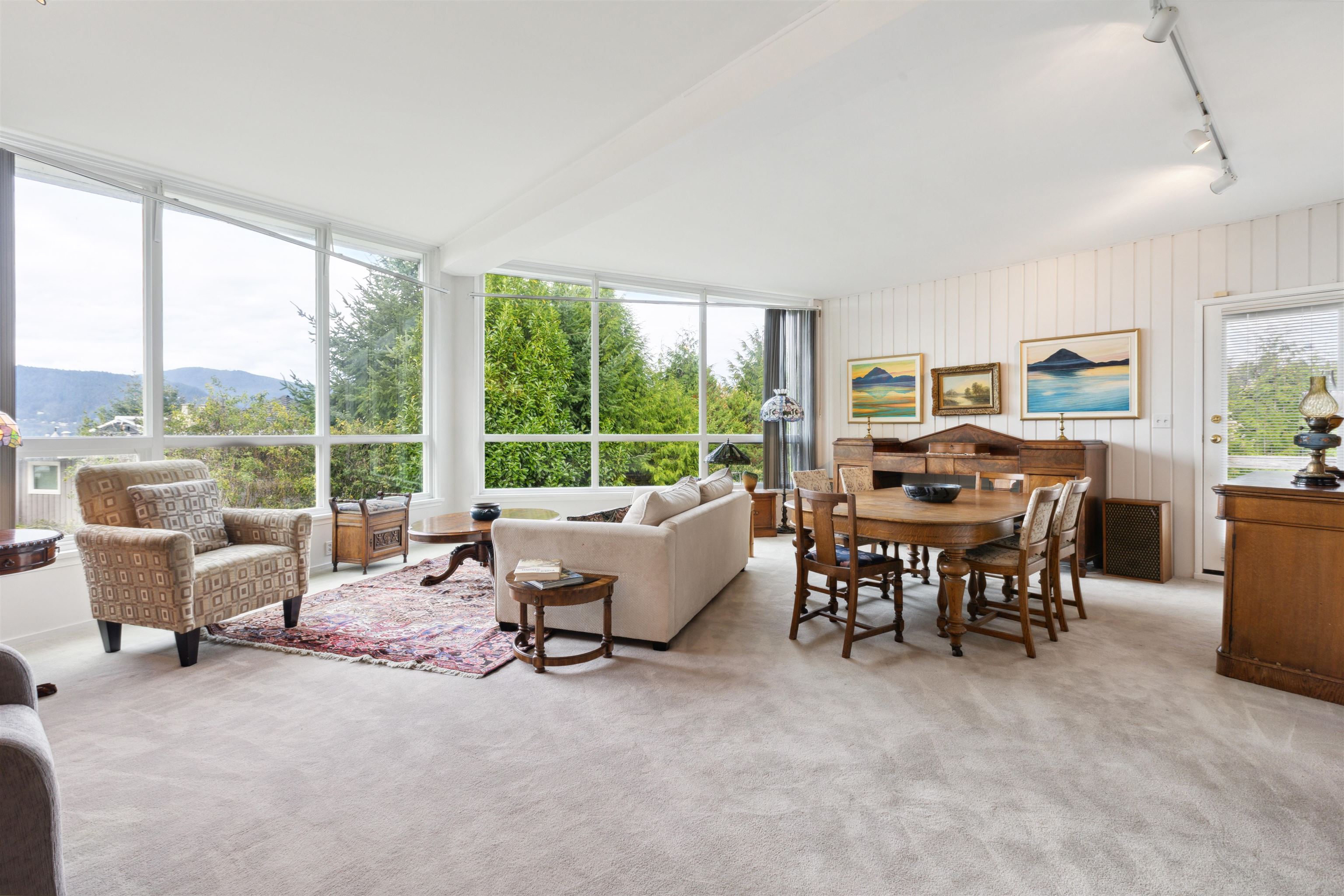 Listing image of 6295 ST. GEORGES AVENUE